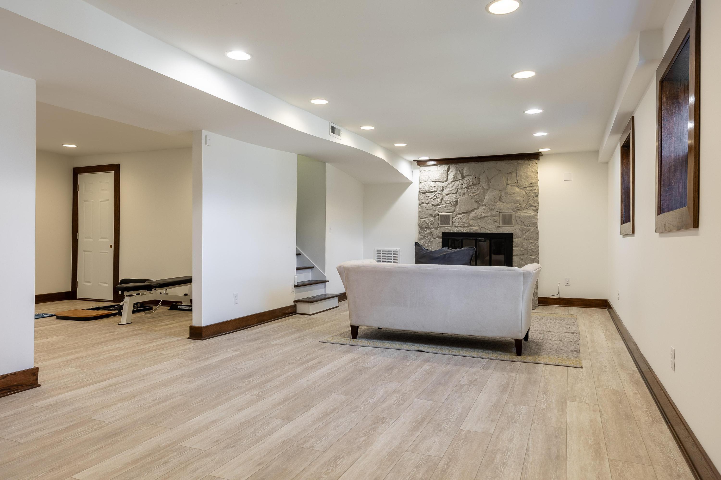 5723 Island View Drive