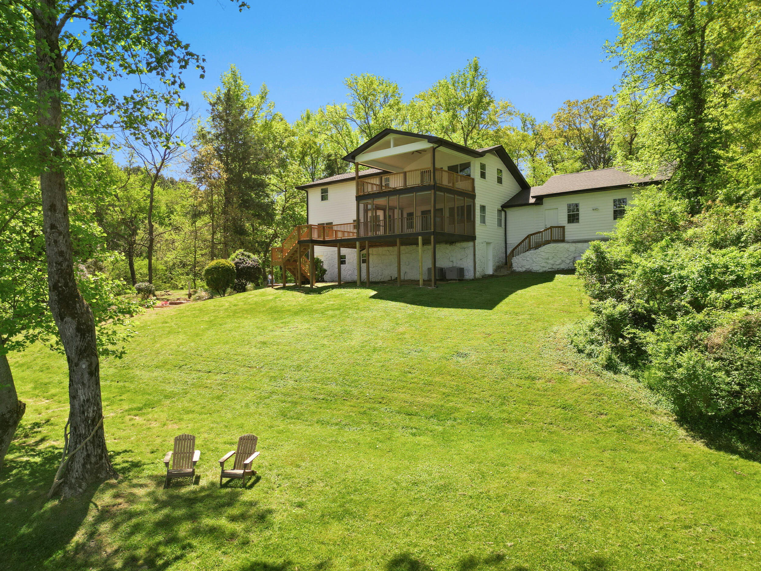 5723 Island View Drive