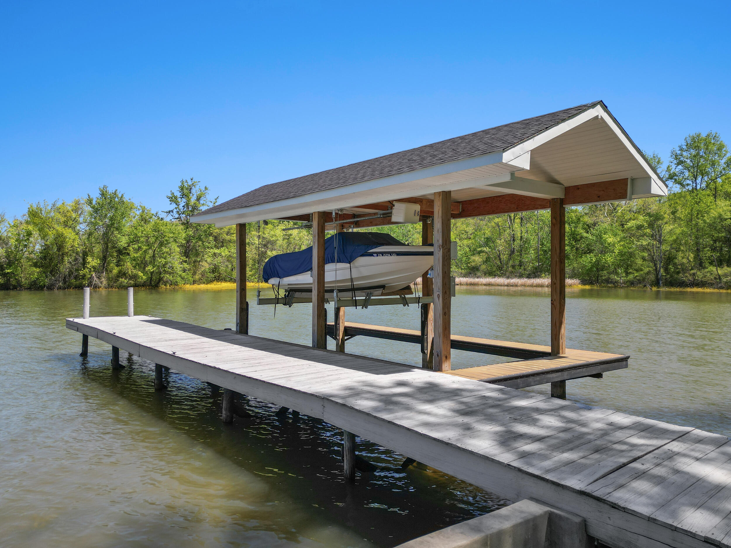 5723 Island View Drive