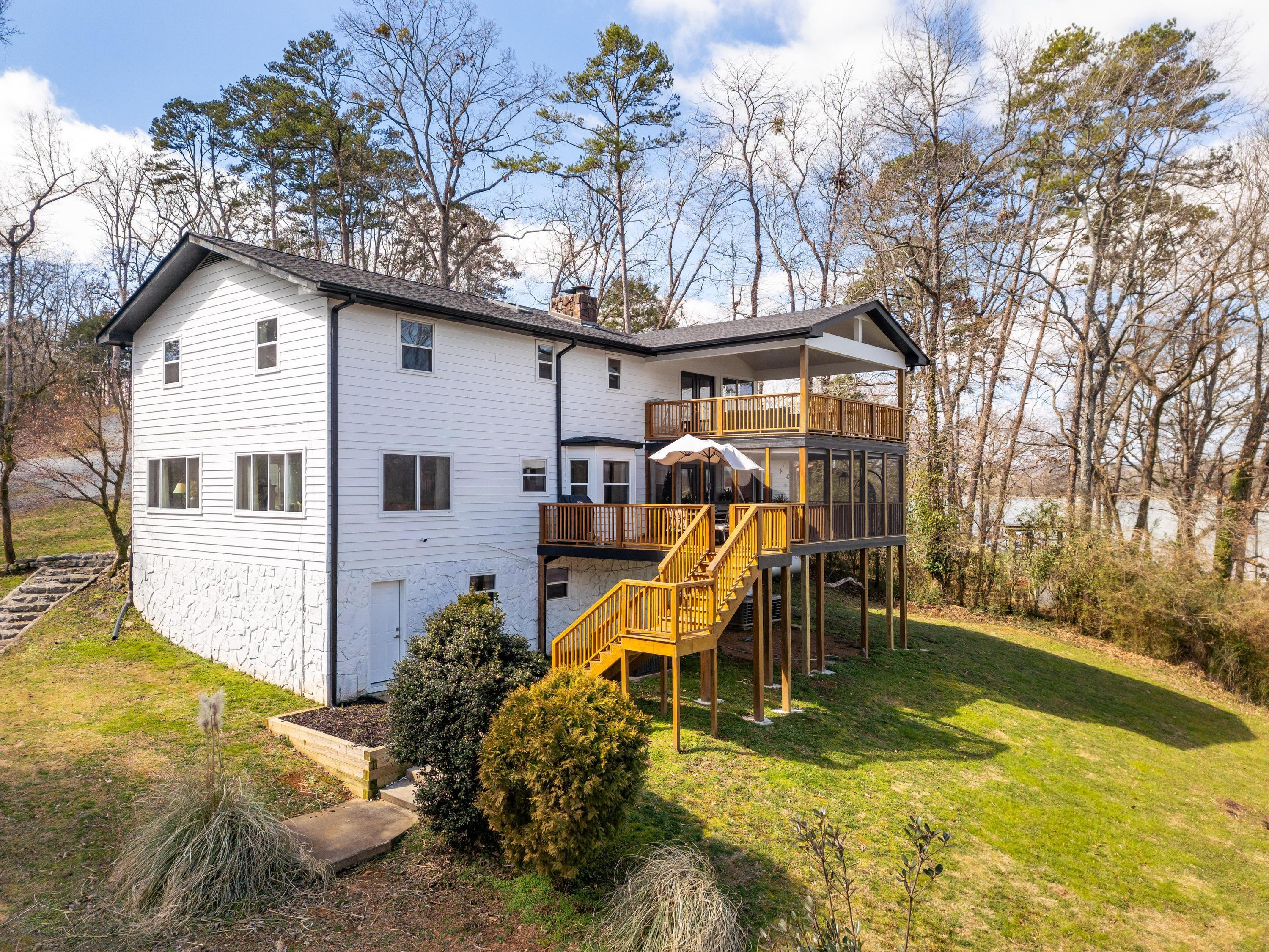 5723 Island View Drive