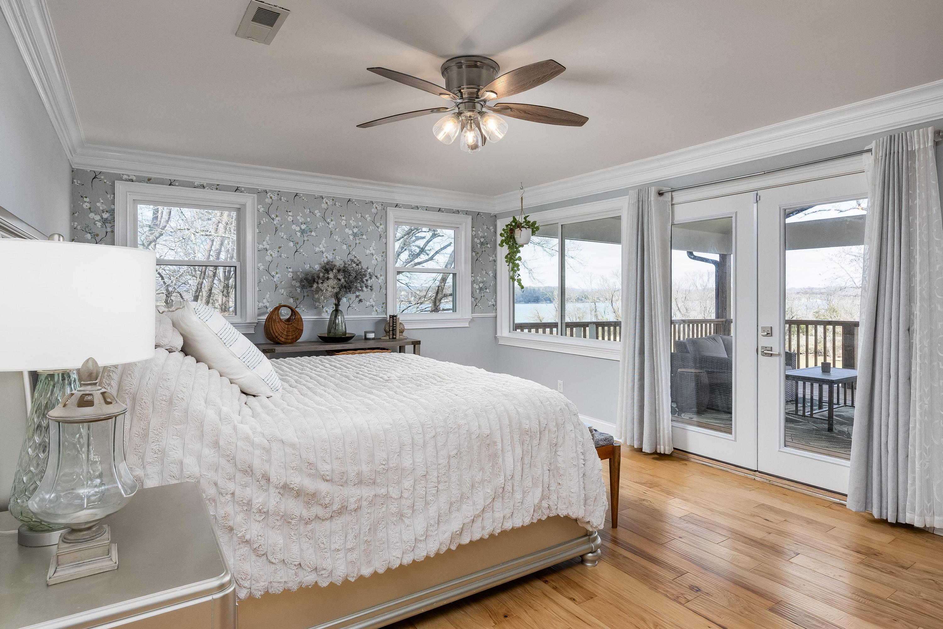 5723 Island View Drive