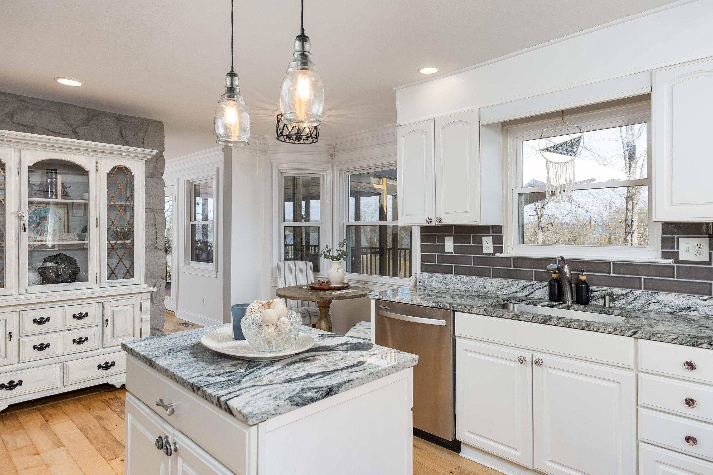 5723 Island View Drive