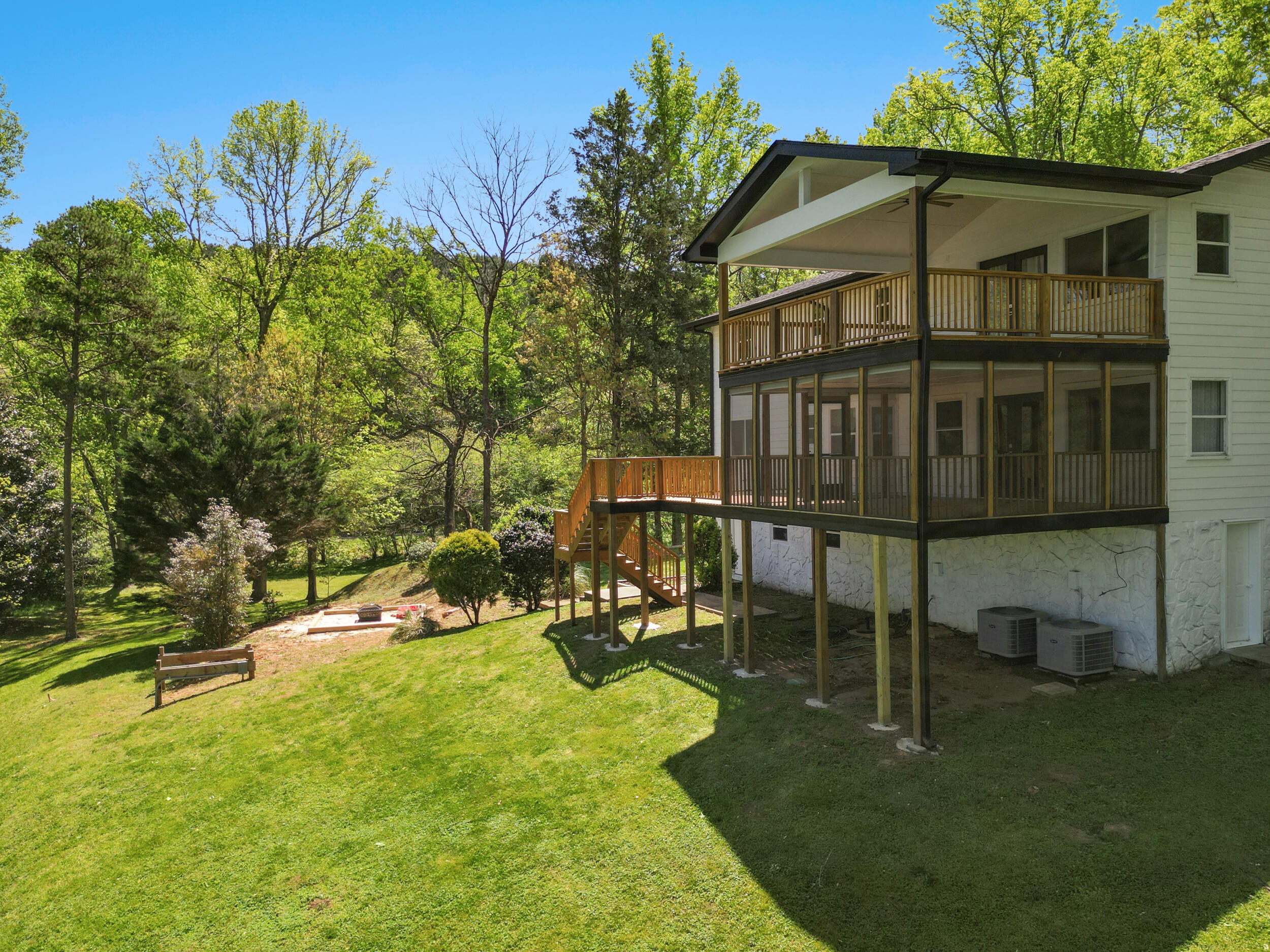5723 Island View Drive