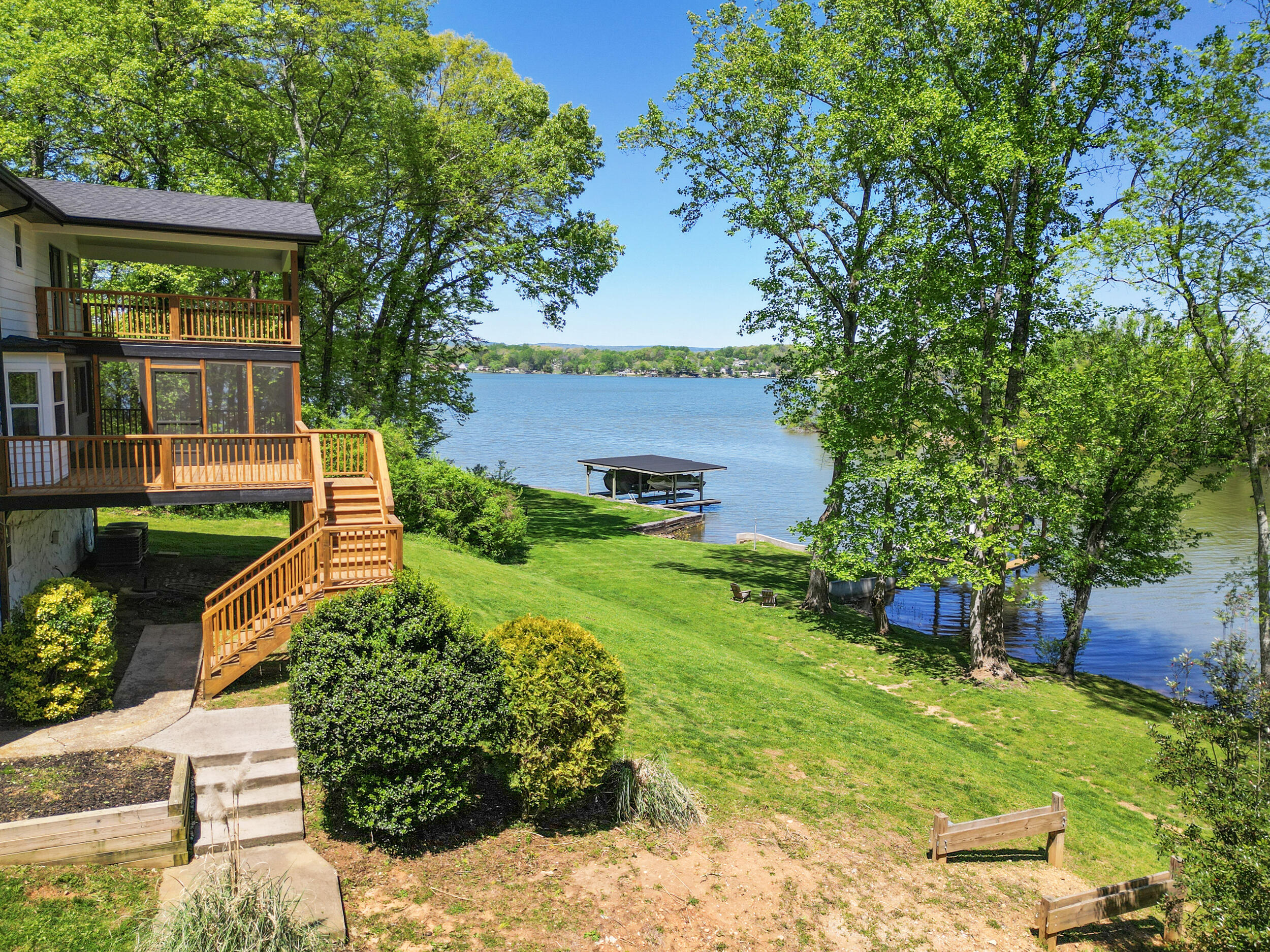 5723 Island View Drive