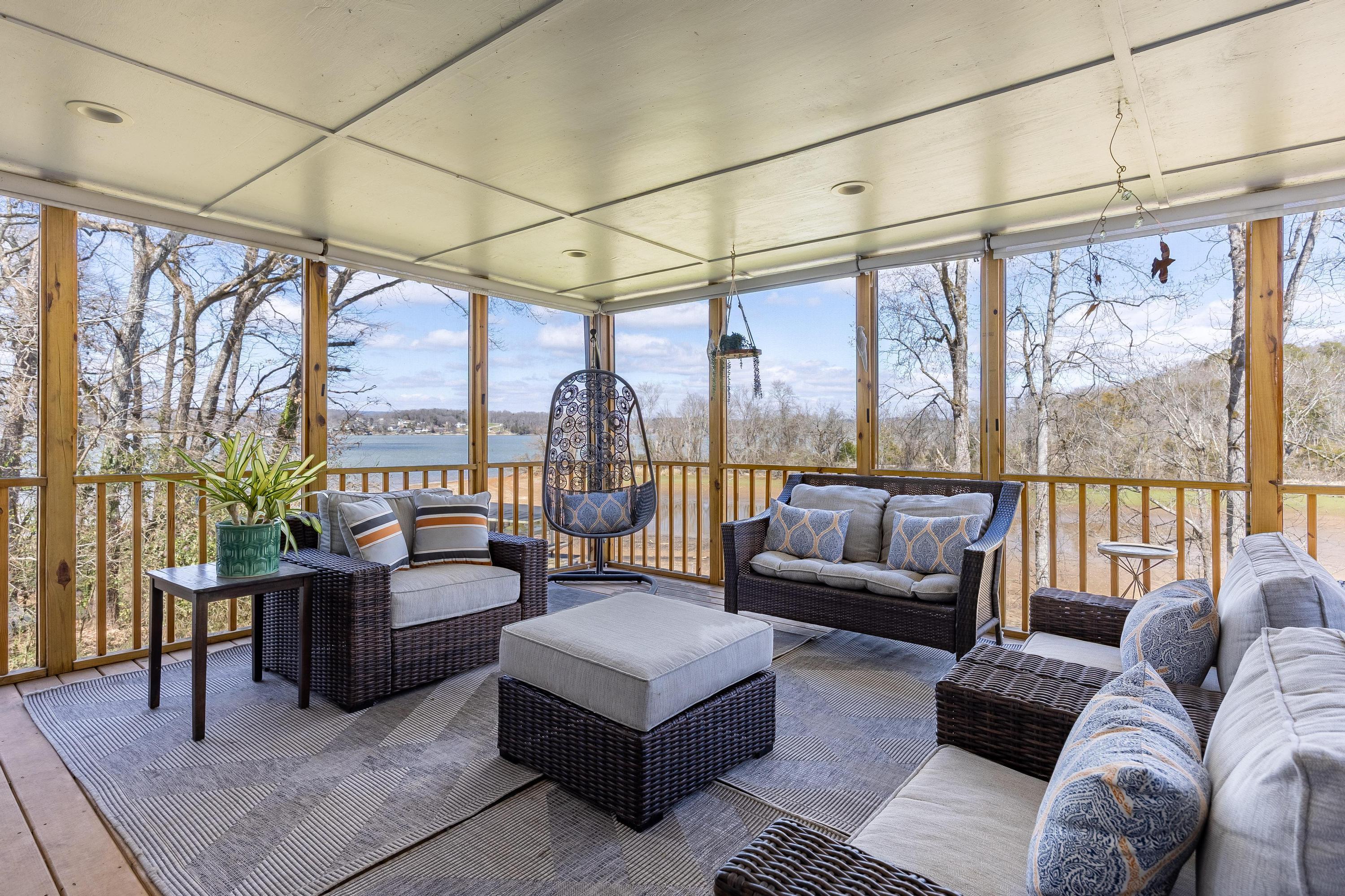 5723 Island View Drive
