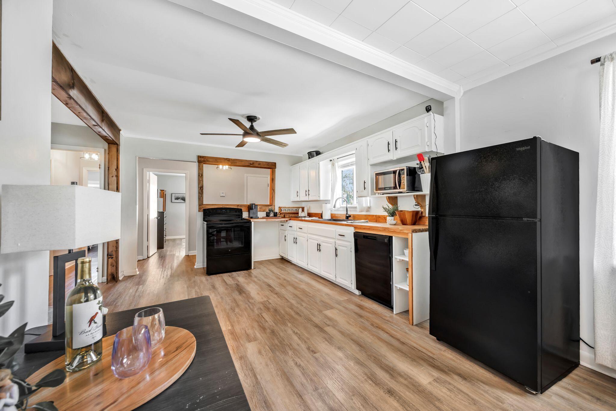416 Cliff Drive SE
