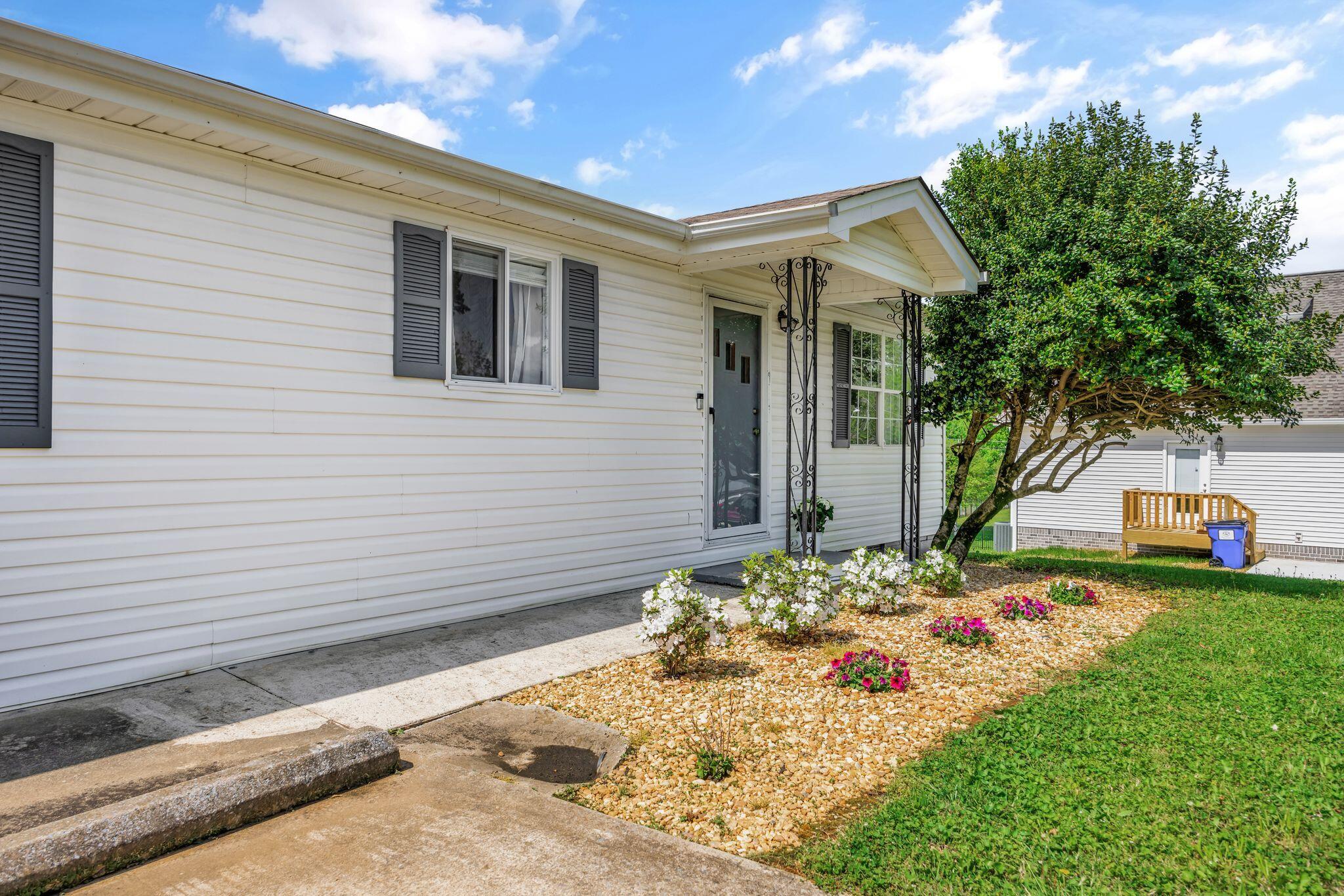 416 Cliff Drive SE