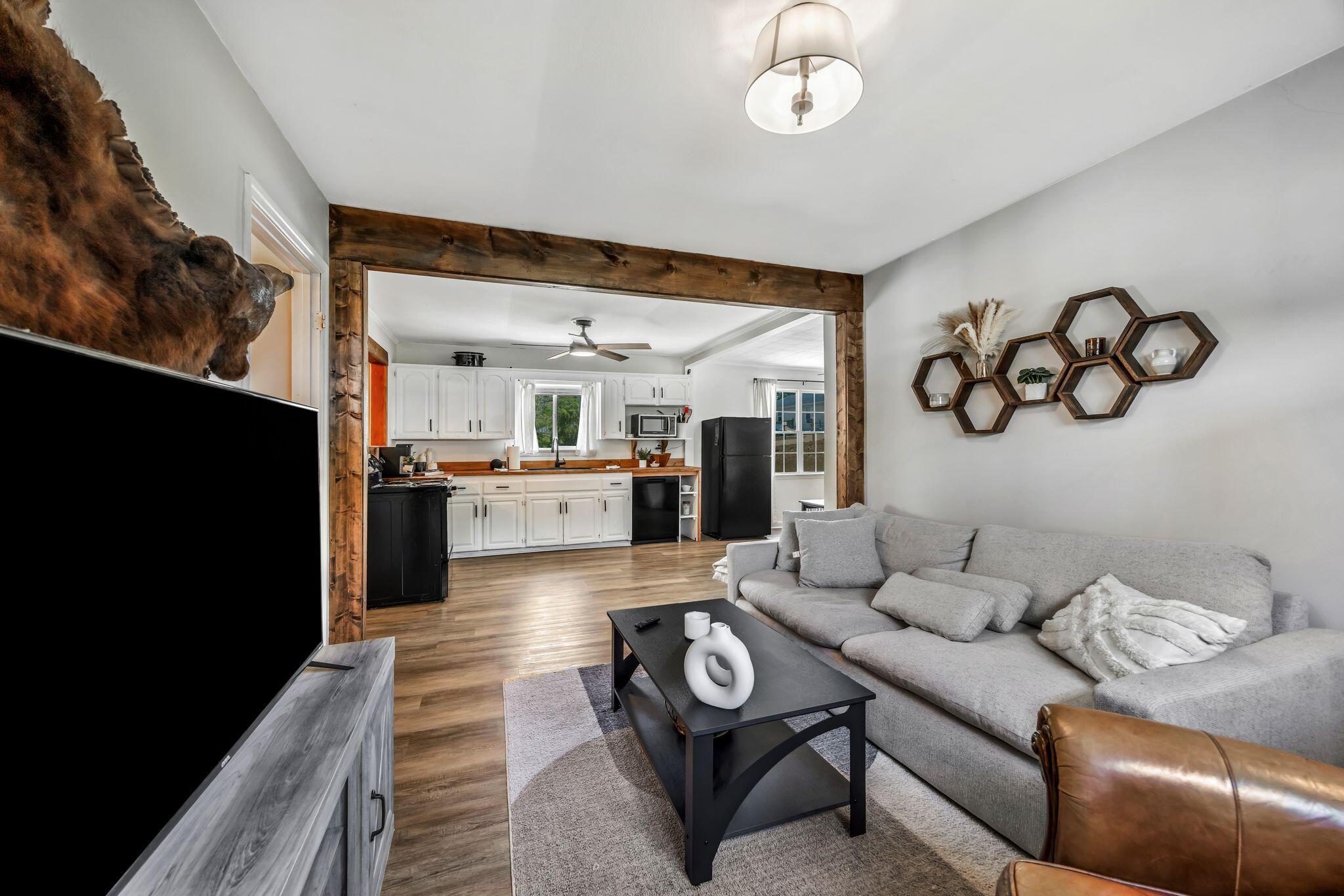 416 Cliff Drive SE