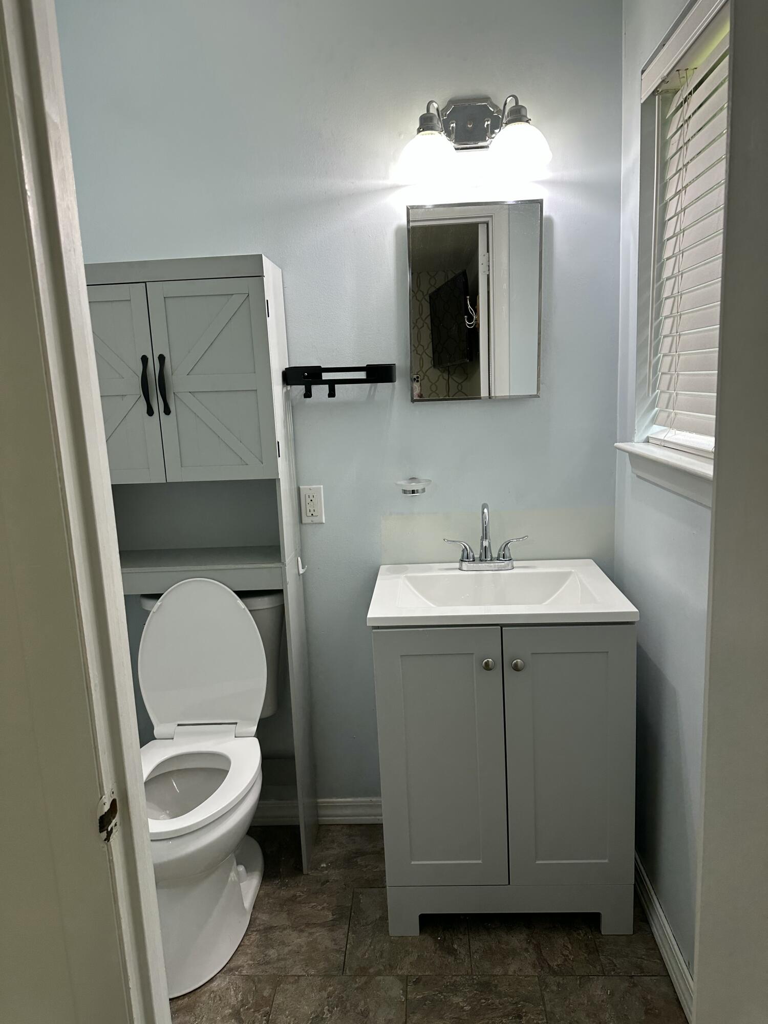 2514 Maplewood Drive