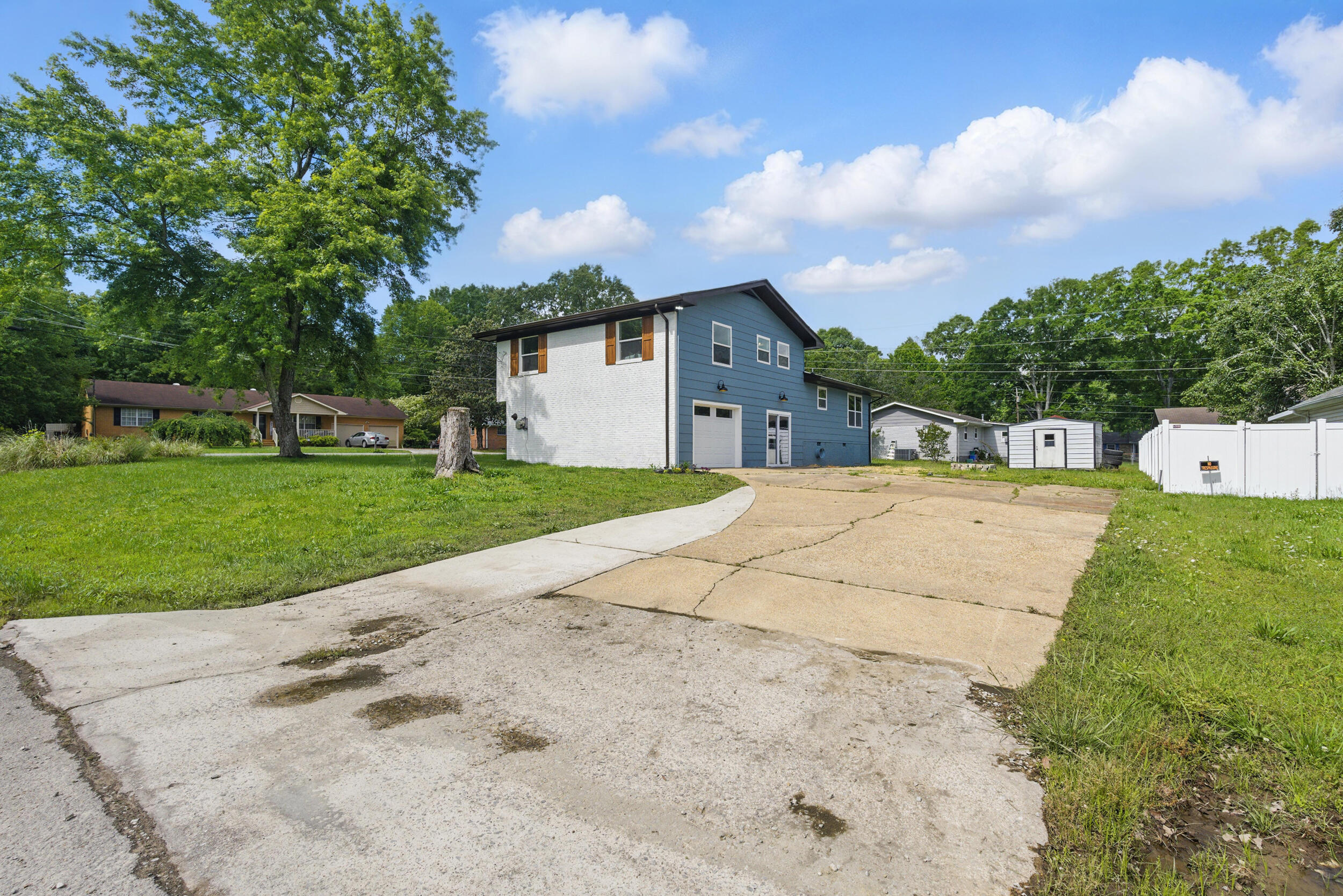 8214 Oxford Drive