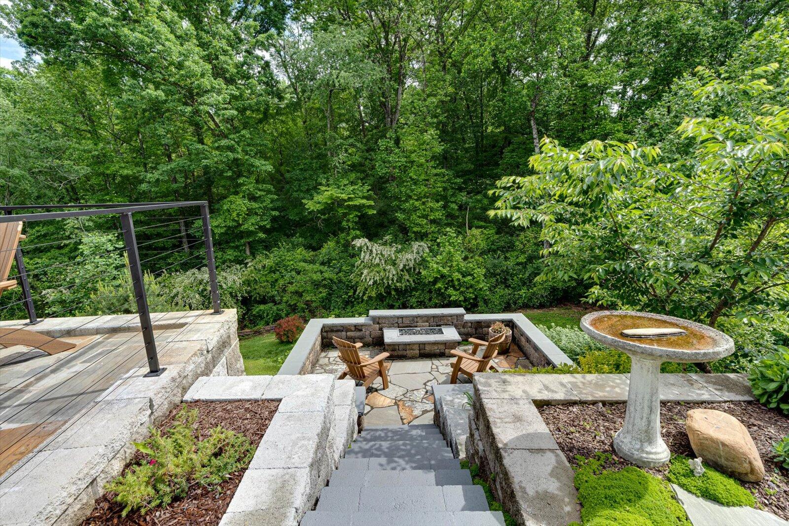 1712 Seven Pines Lane