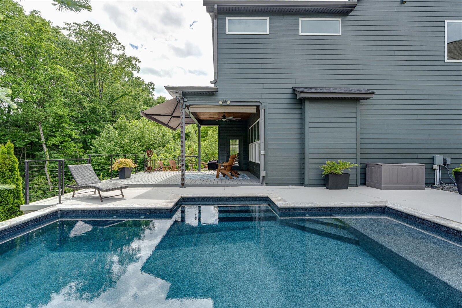 1712 Seven Pines Lane