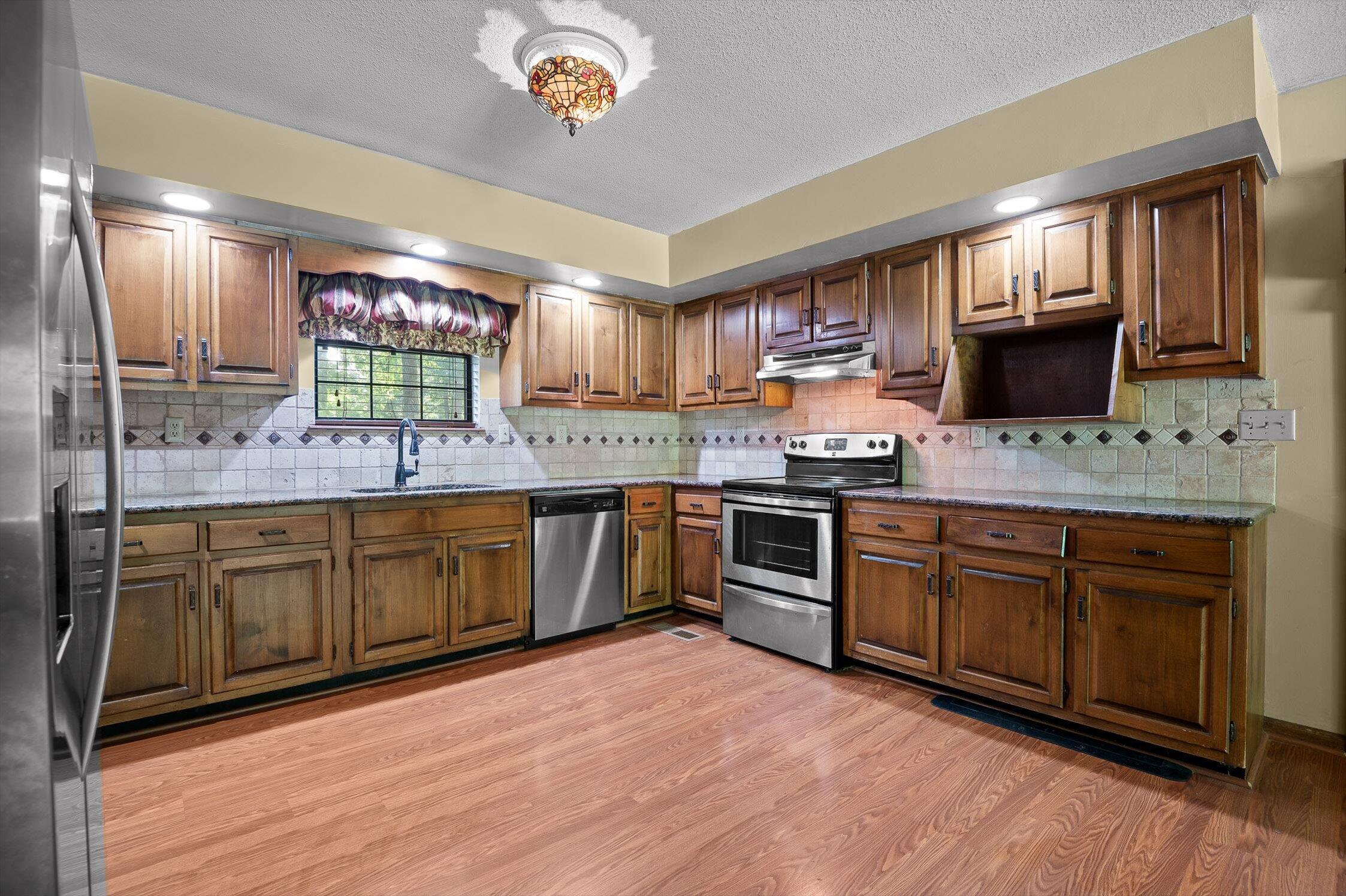 2400 Cedar Creek Drive