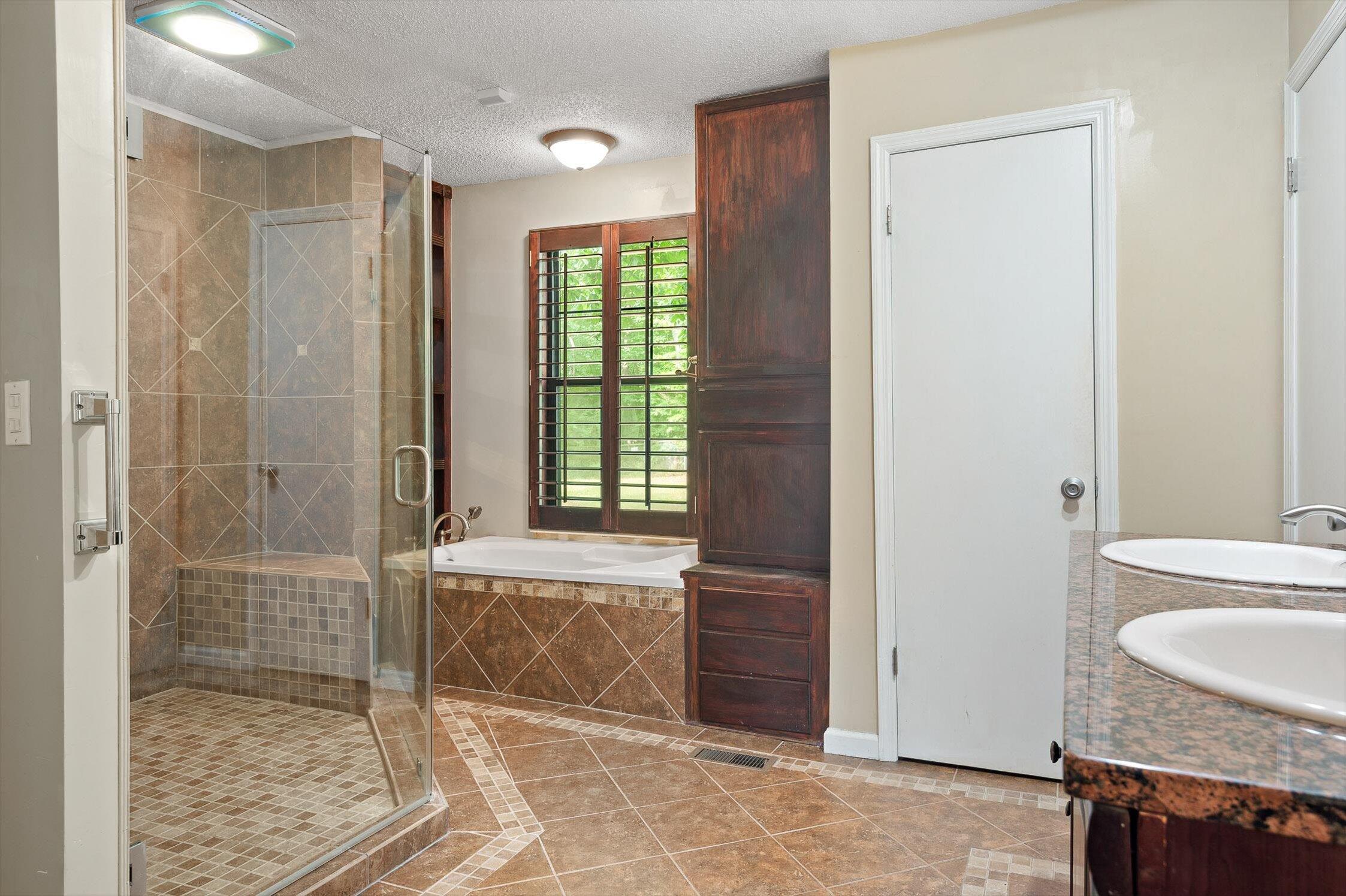 2400 Cedar Creek Drive
