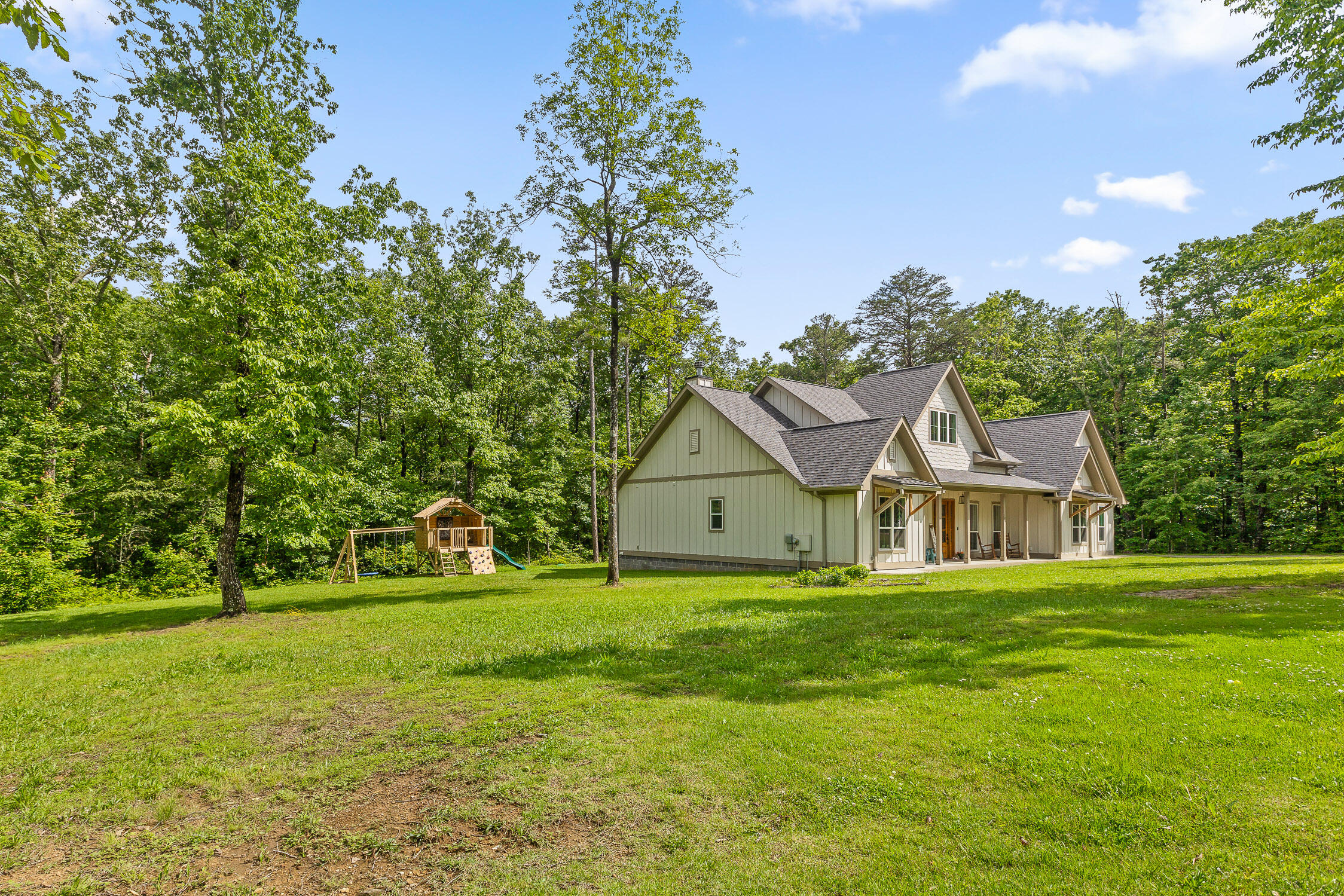 108 Wade Road E