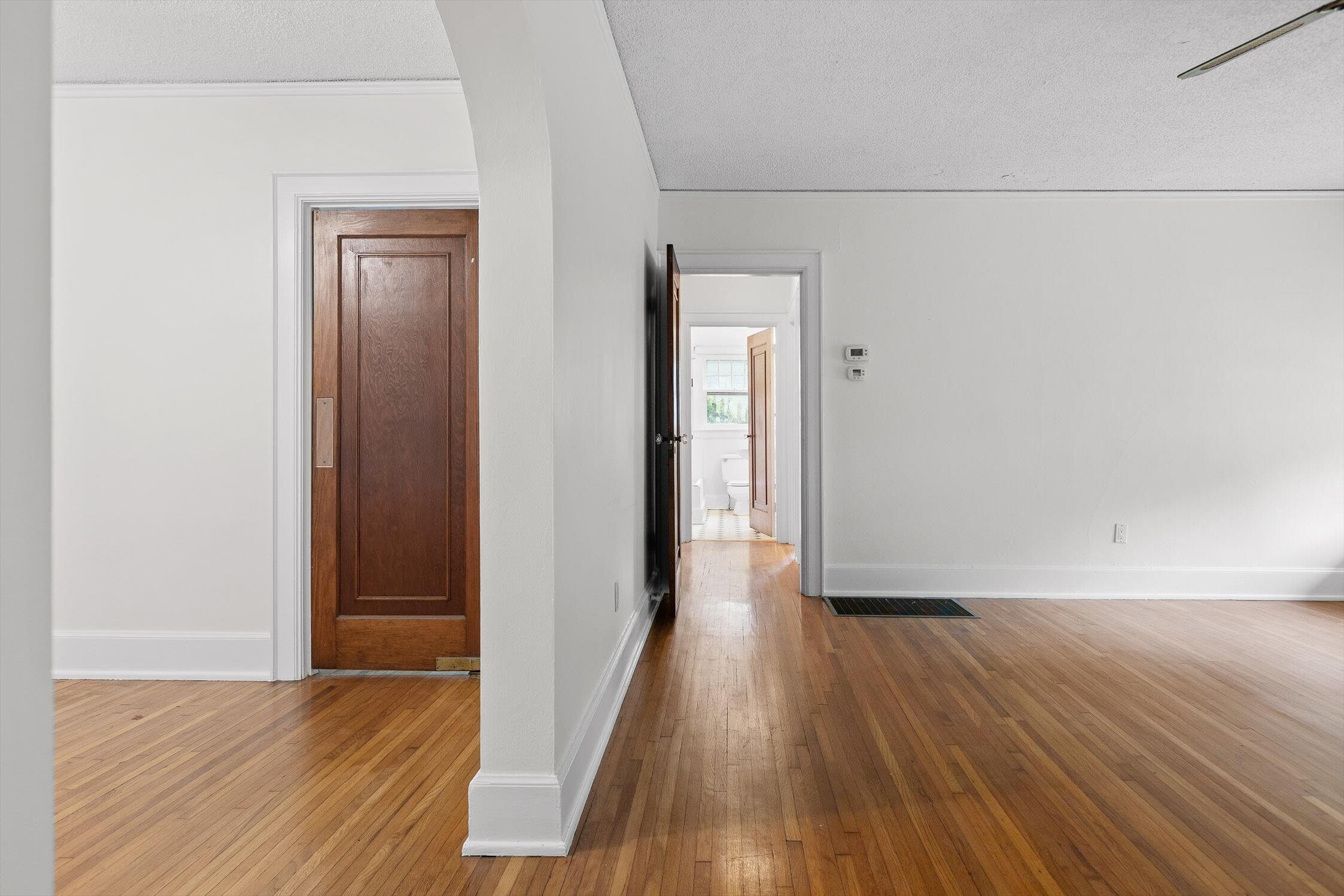 4418 Seneca Avenue