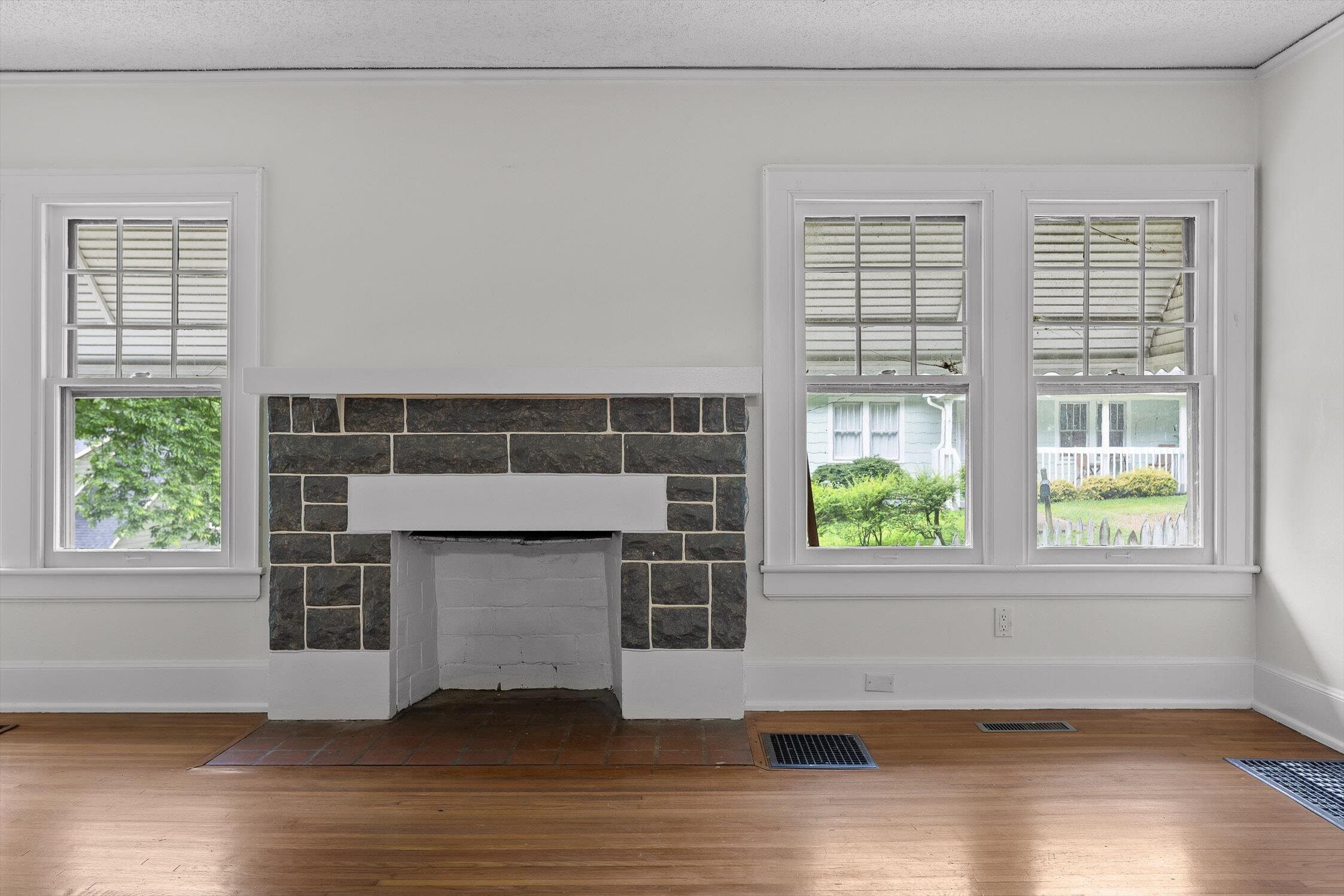 4418 Seneca Avenue