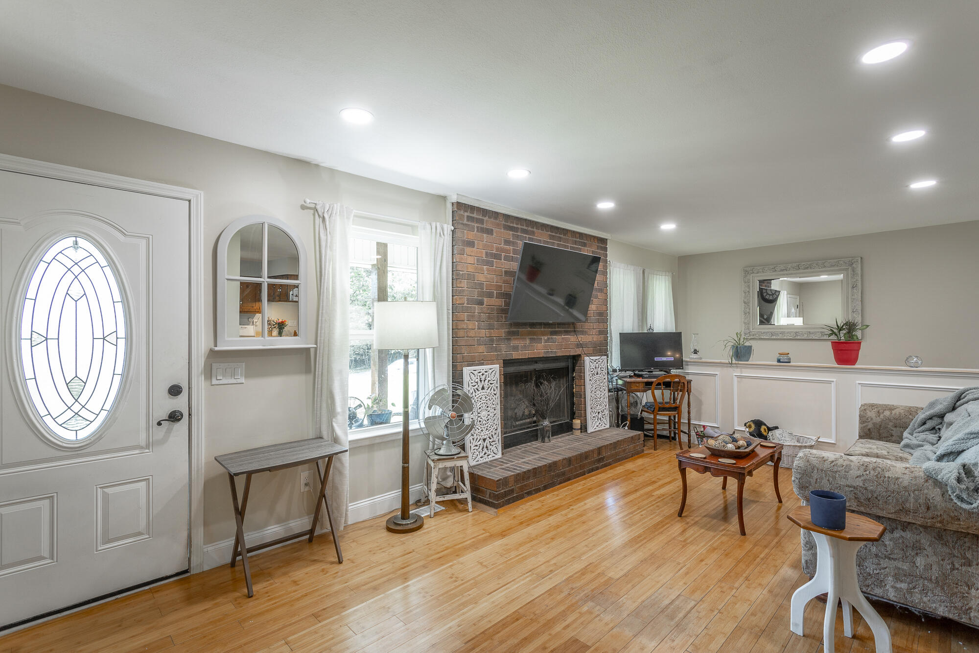 2207 Driftwood Road