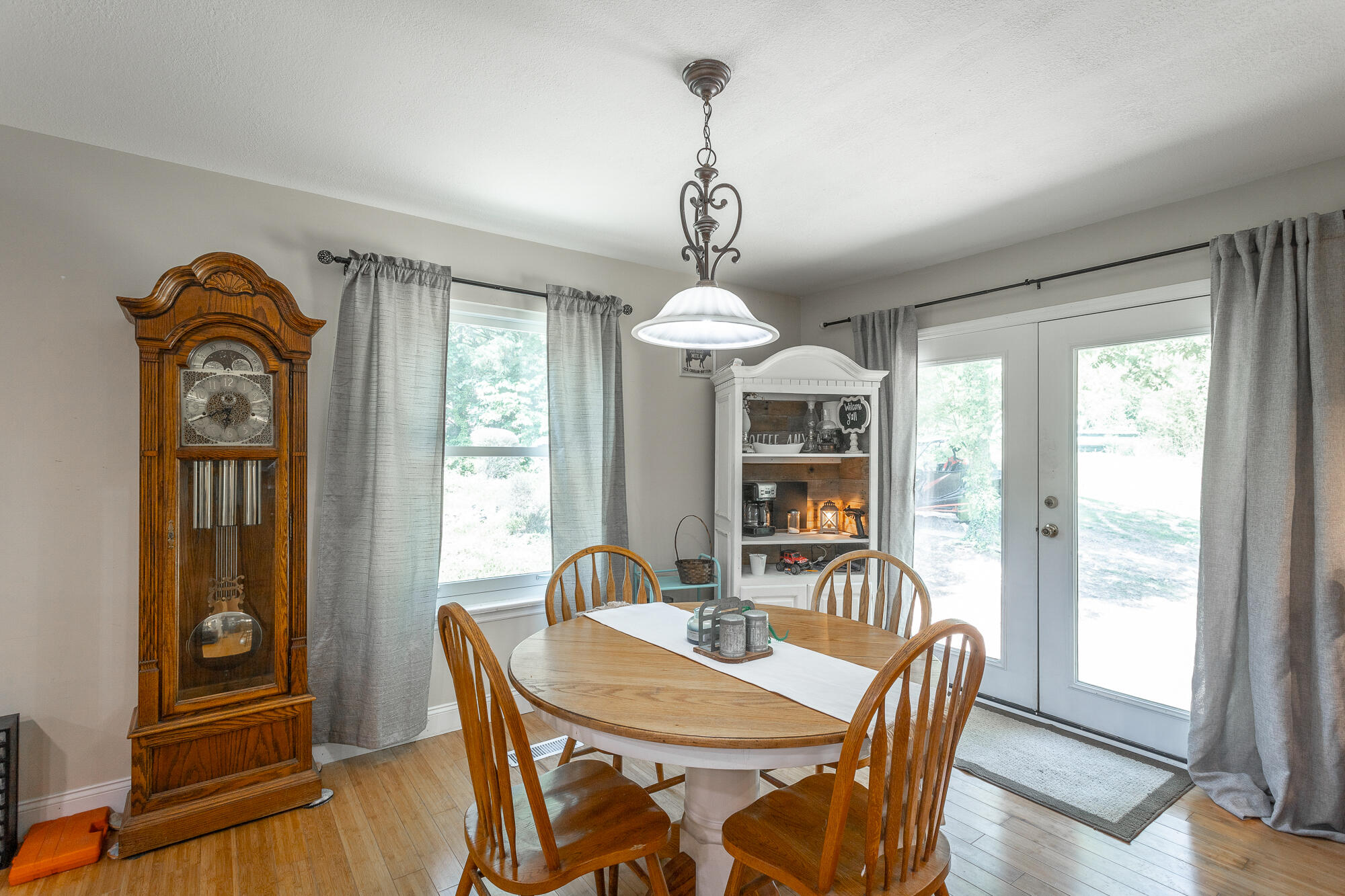 2207 Driftwood Road