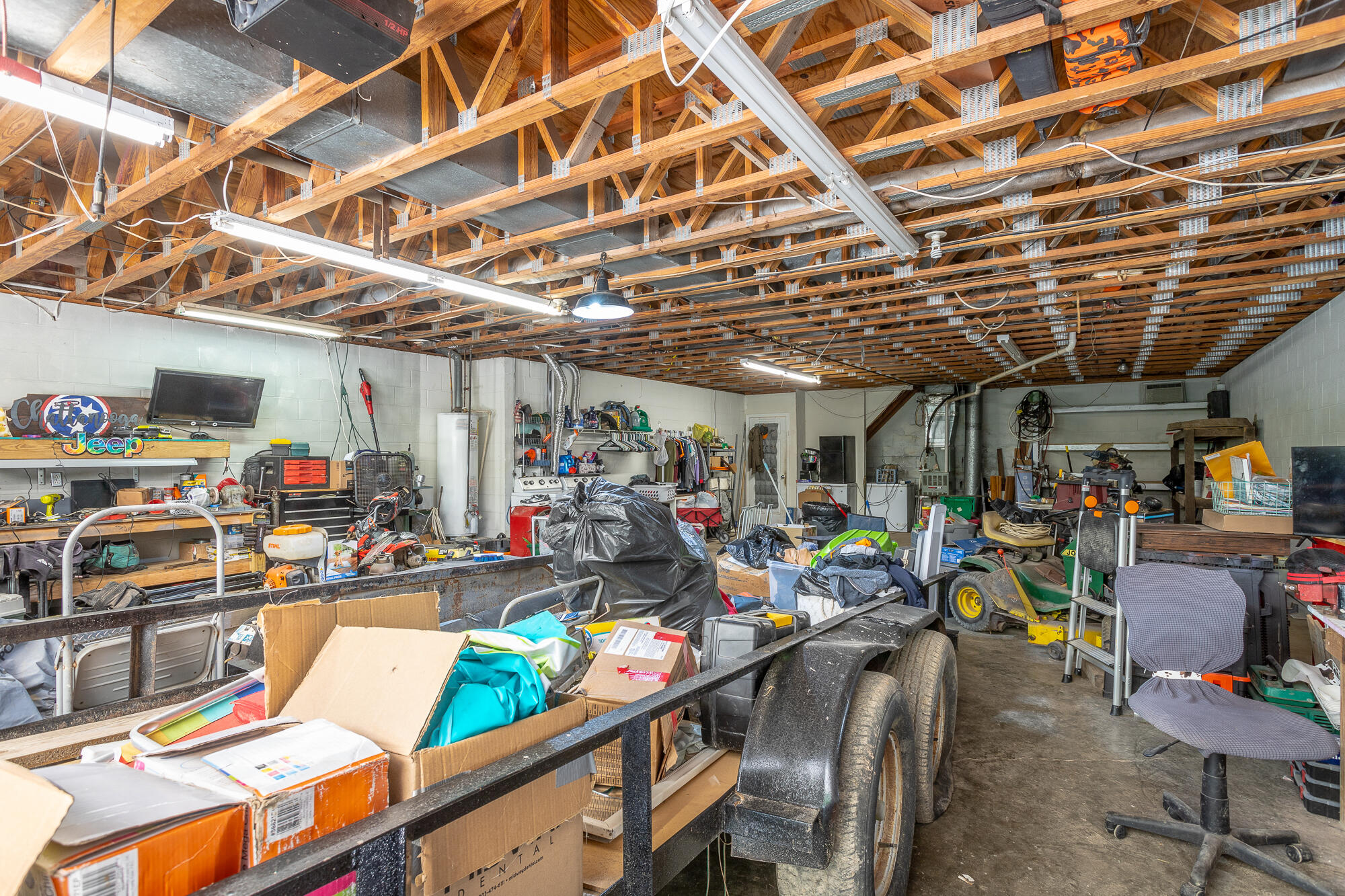 2207 Driftwood Road