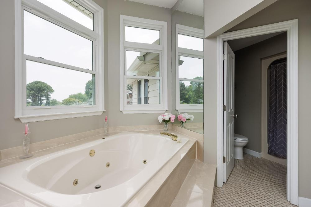 328 S Mission Ridge Drive