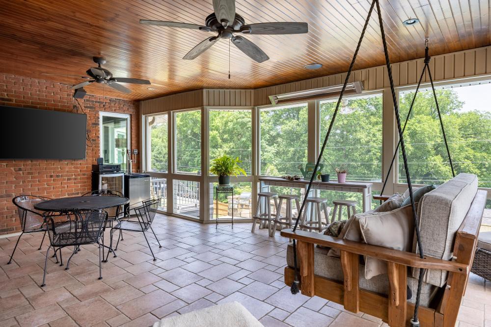 328 S Mission Ridge Drive