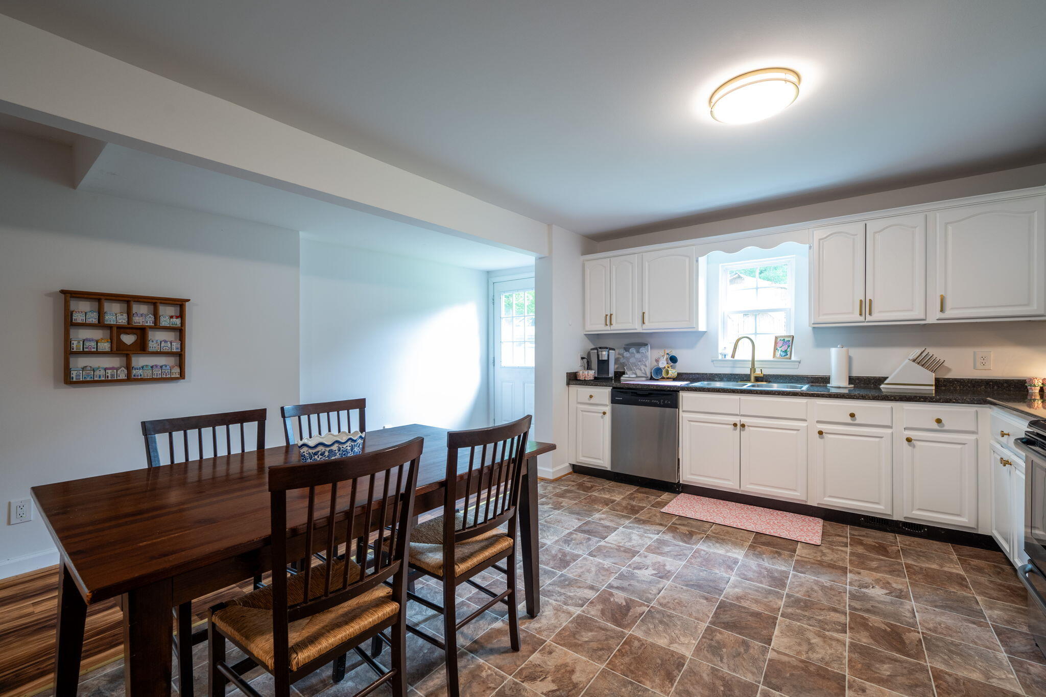 300 Bronco Road, LaFayette