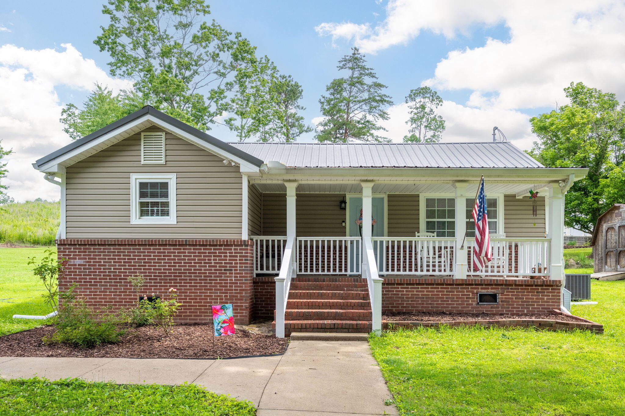 300 Bronco Road, LaFayette