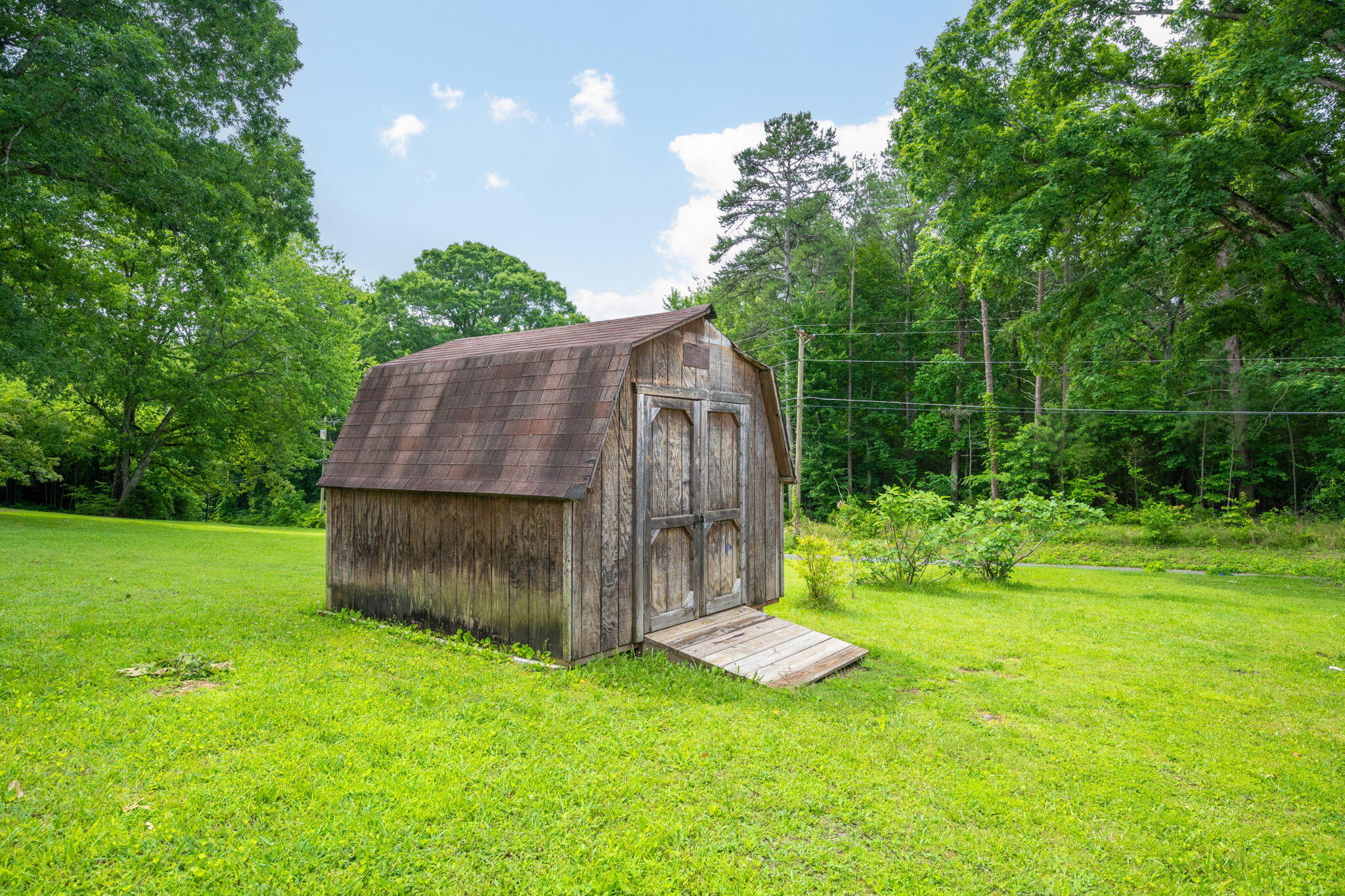 300 Bronco Road, LaFayette