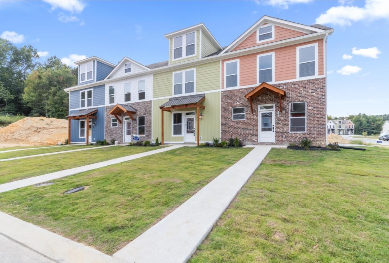 1921,1923, 1925 Cypress Lane, Lot 23