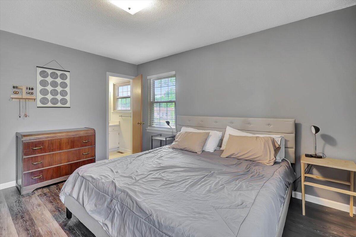 7108 Glenfield Lane