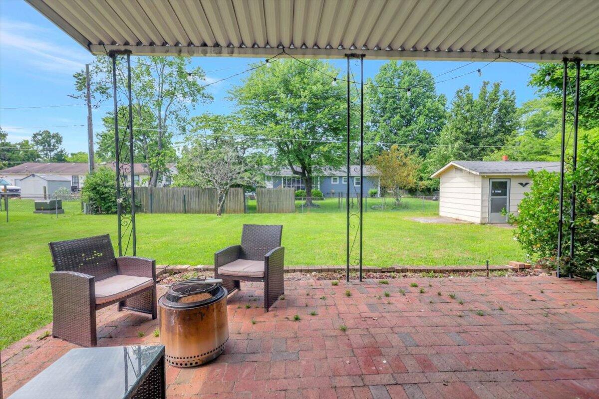 7108 Glenfield Lane