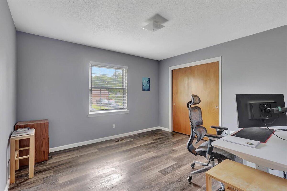 7108 Glenfield Lane