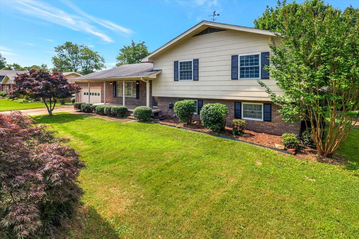 7108 Glenfield Lane