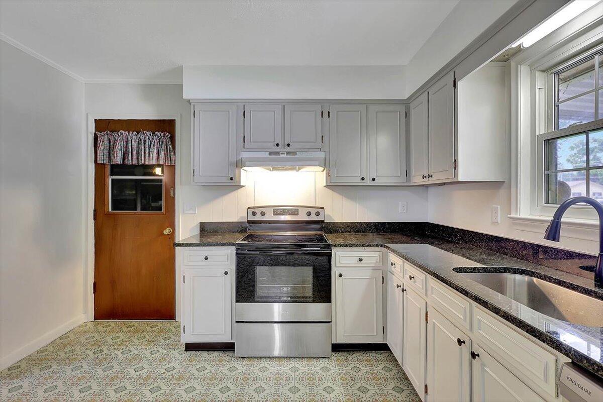 7108 Glenfield Lane