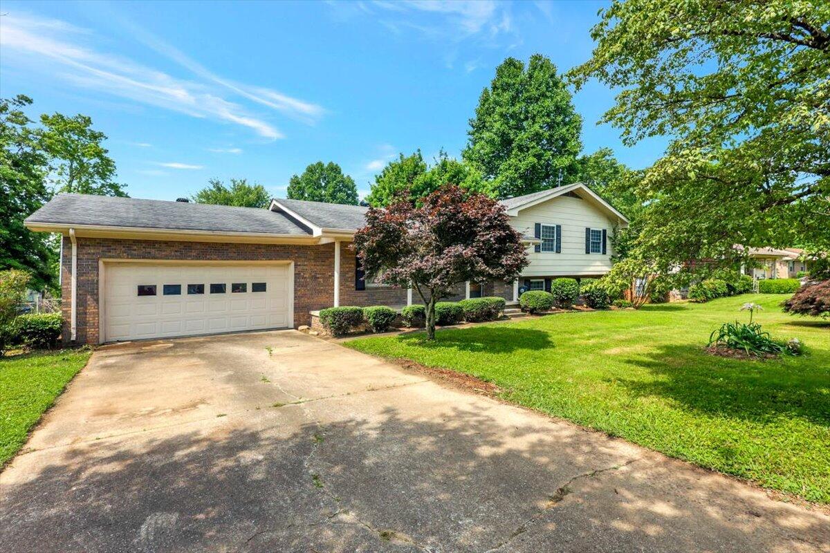7108 Glenfield Lane