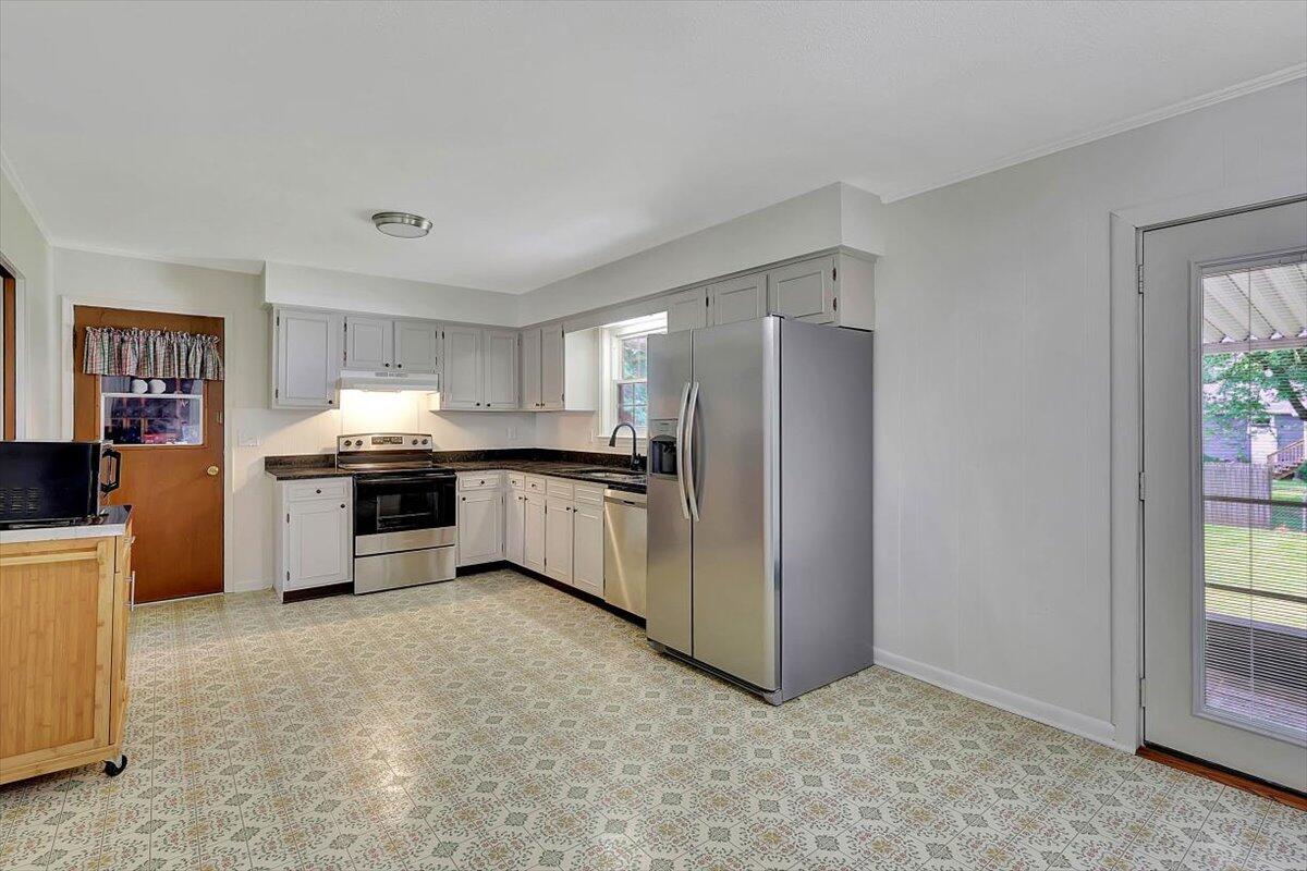 7108 Glenfield Lane