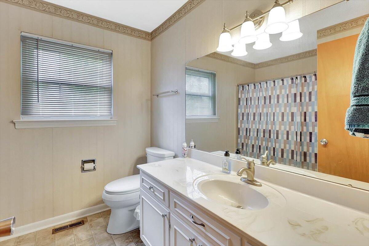 7108 Glenfield Lane