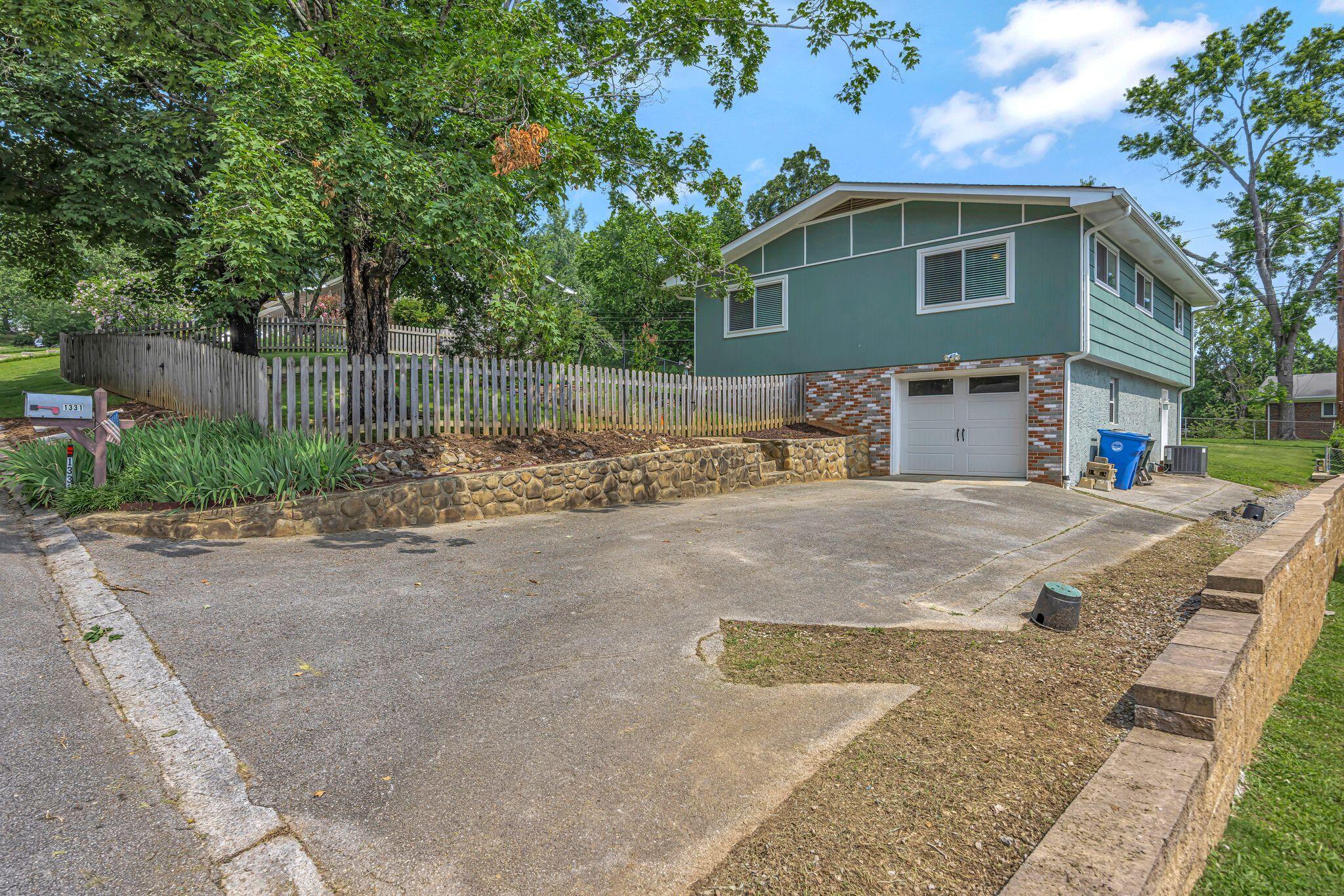 1331 Cloverdale Circle