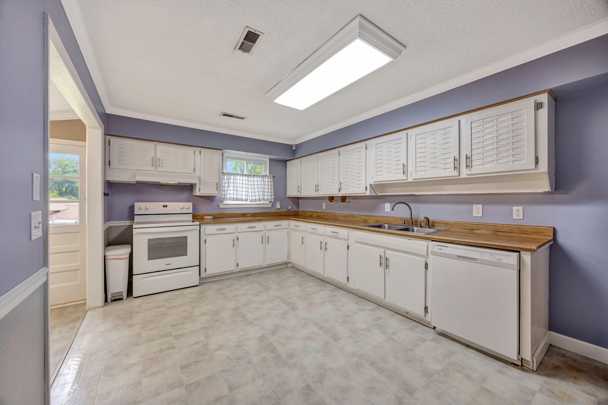 1331 Cloverdale Circle