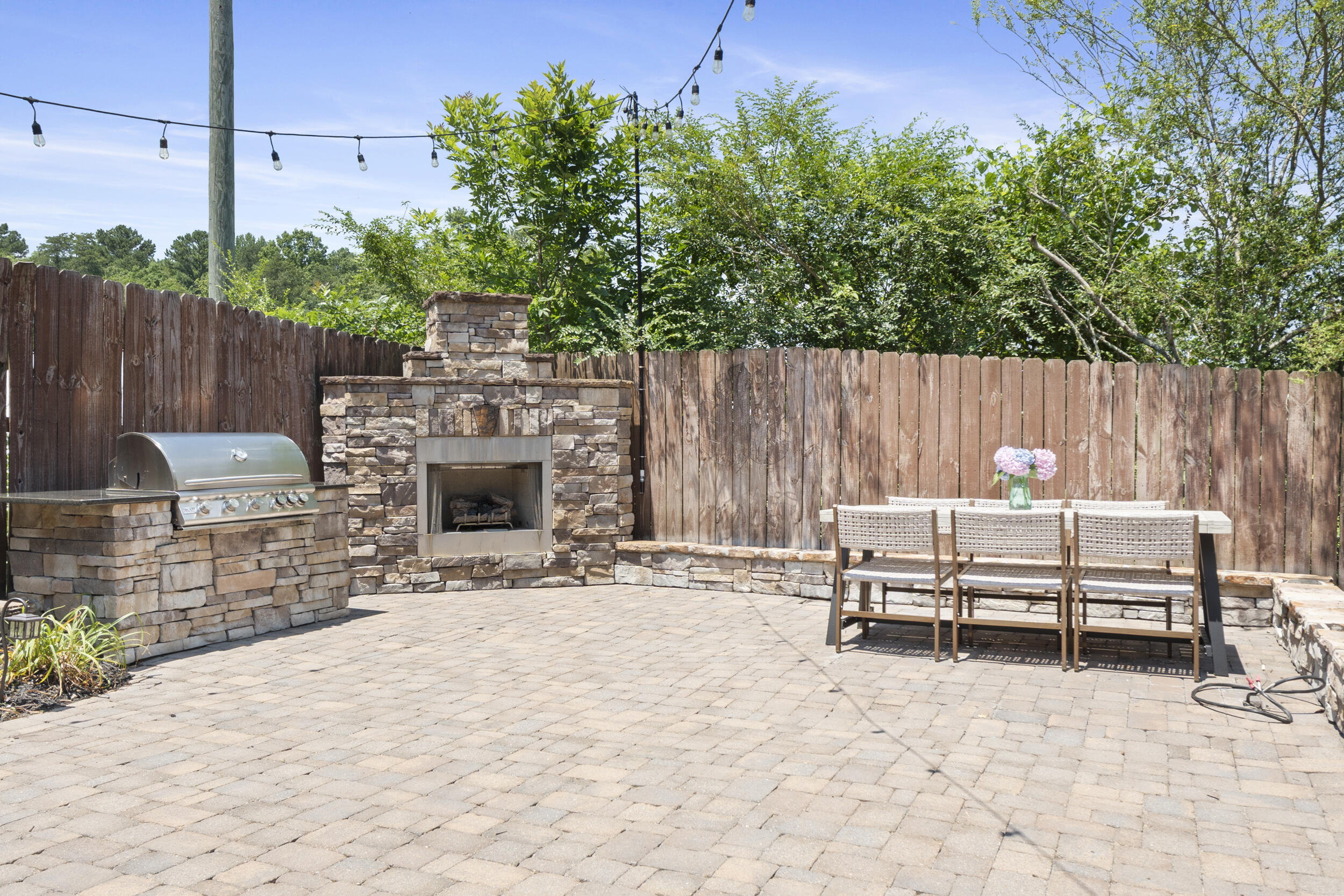 3528 Morning Dew Cove