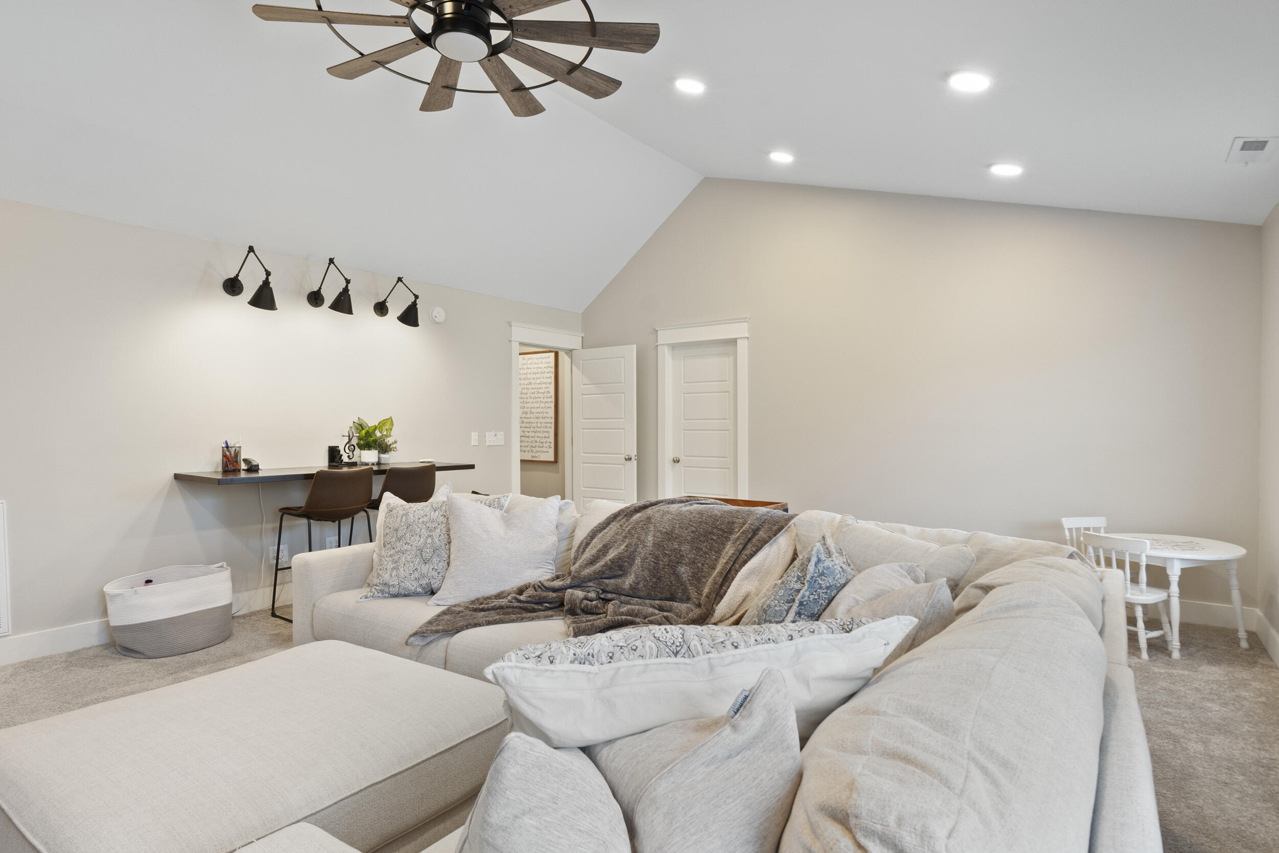 3528 Morning Dew Cove