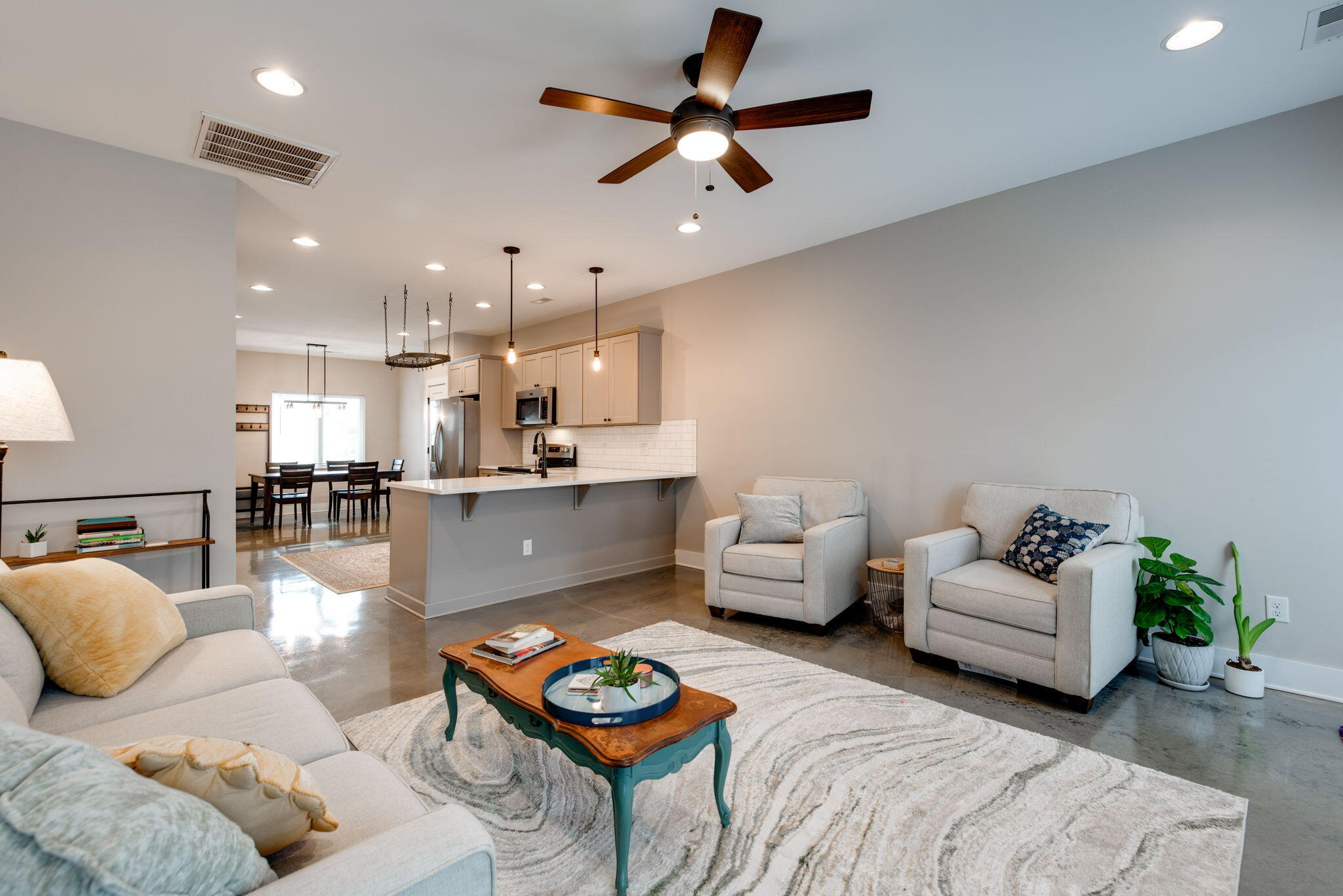 3089 Saint Elmo Avenue
