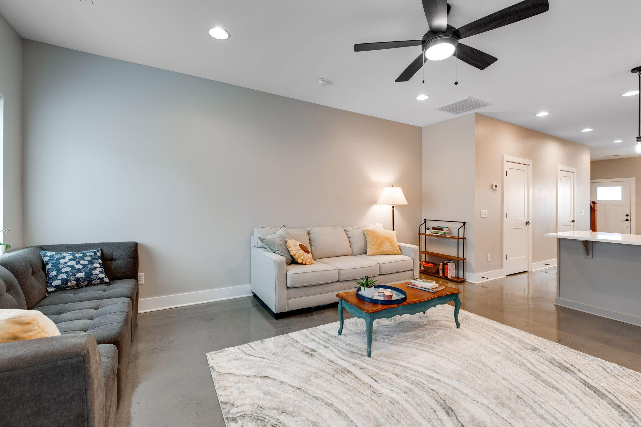 3089 Saint Elmo Avenue