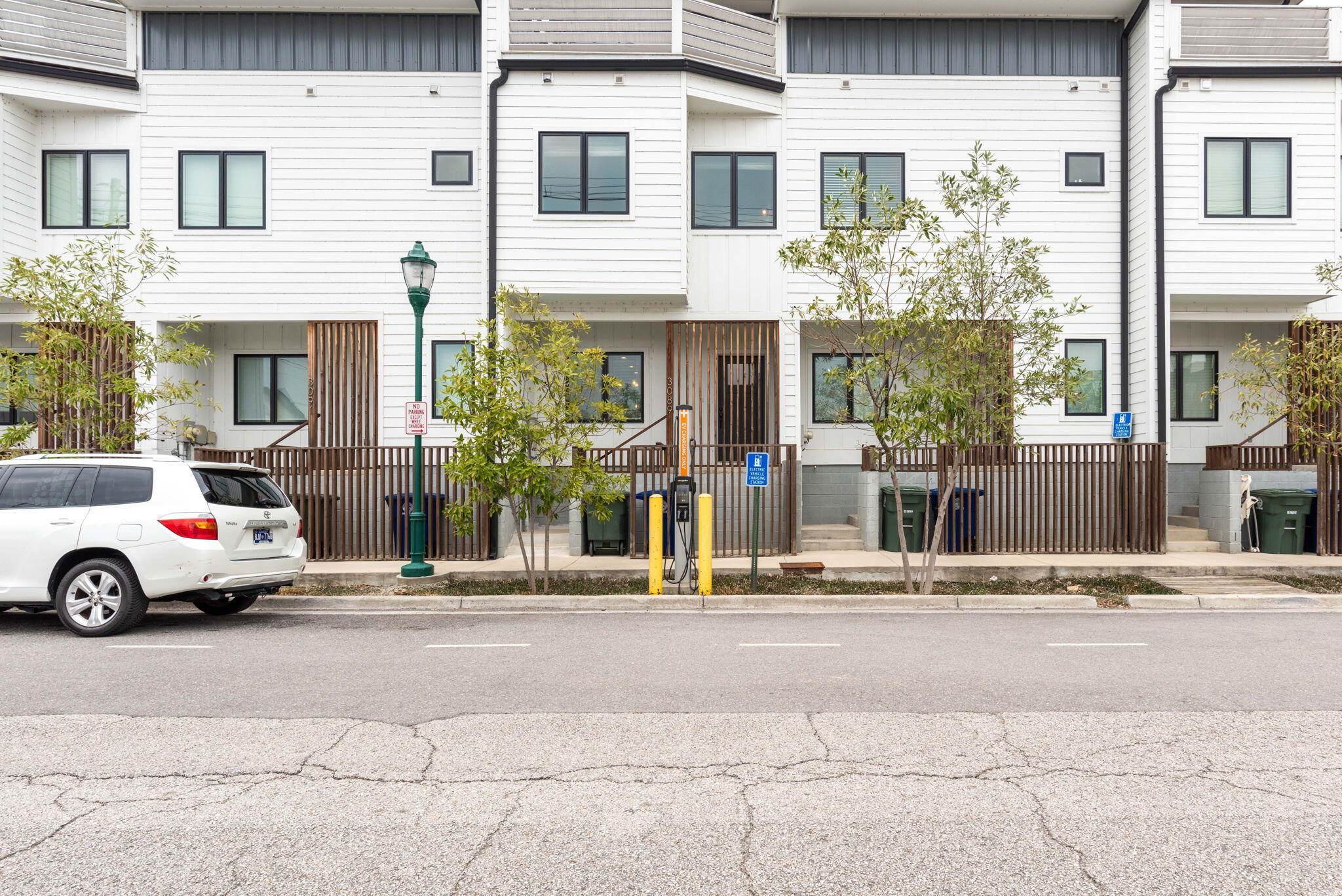 3089 Saint Elmo Avenue