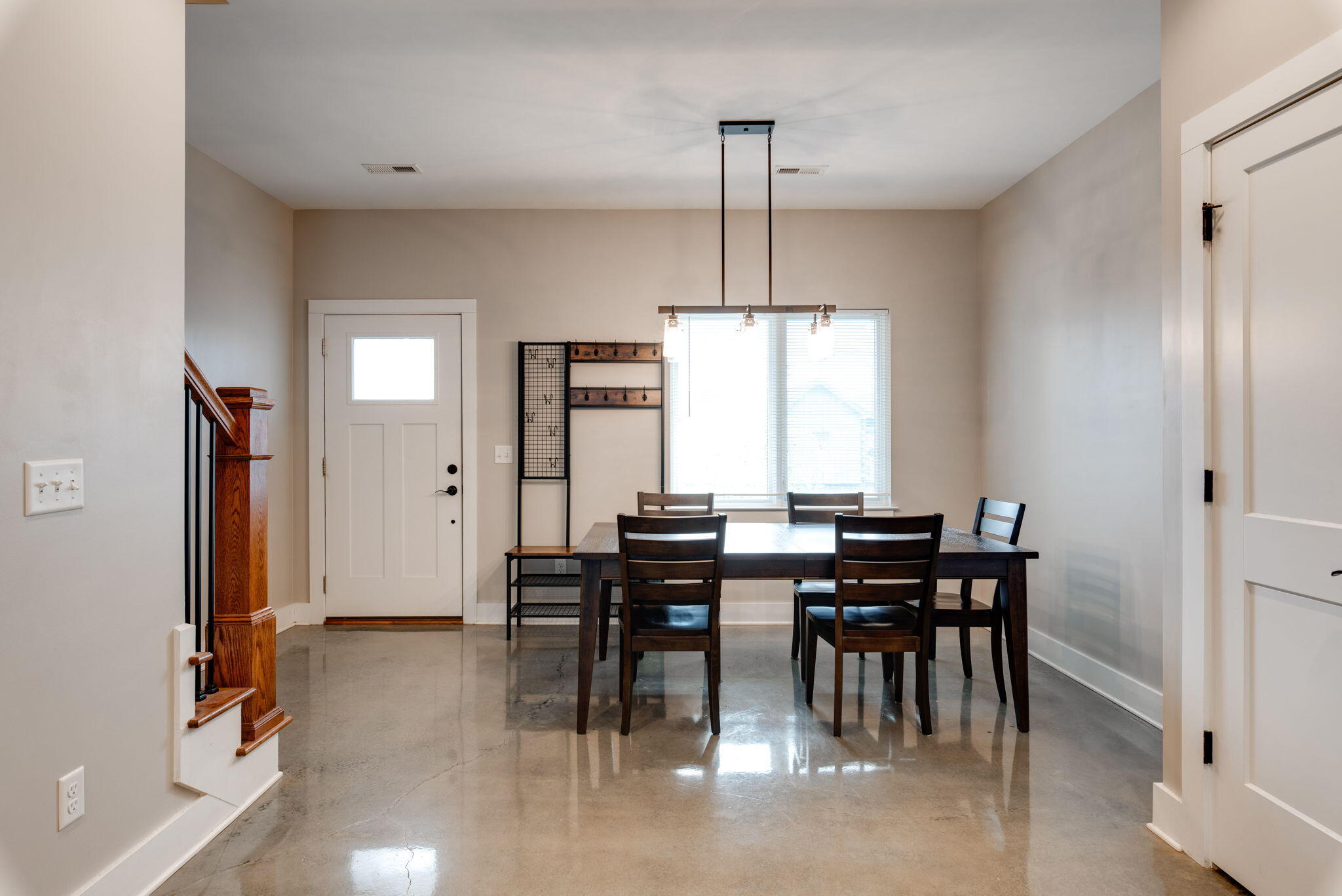3089 Saint Elmo Avenue
