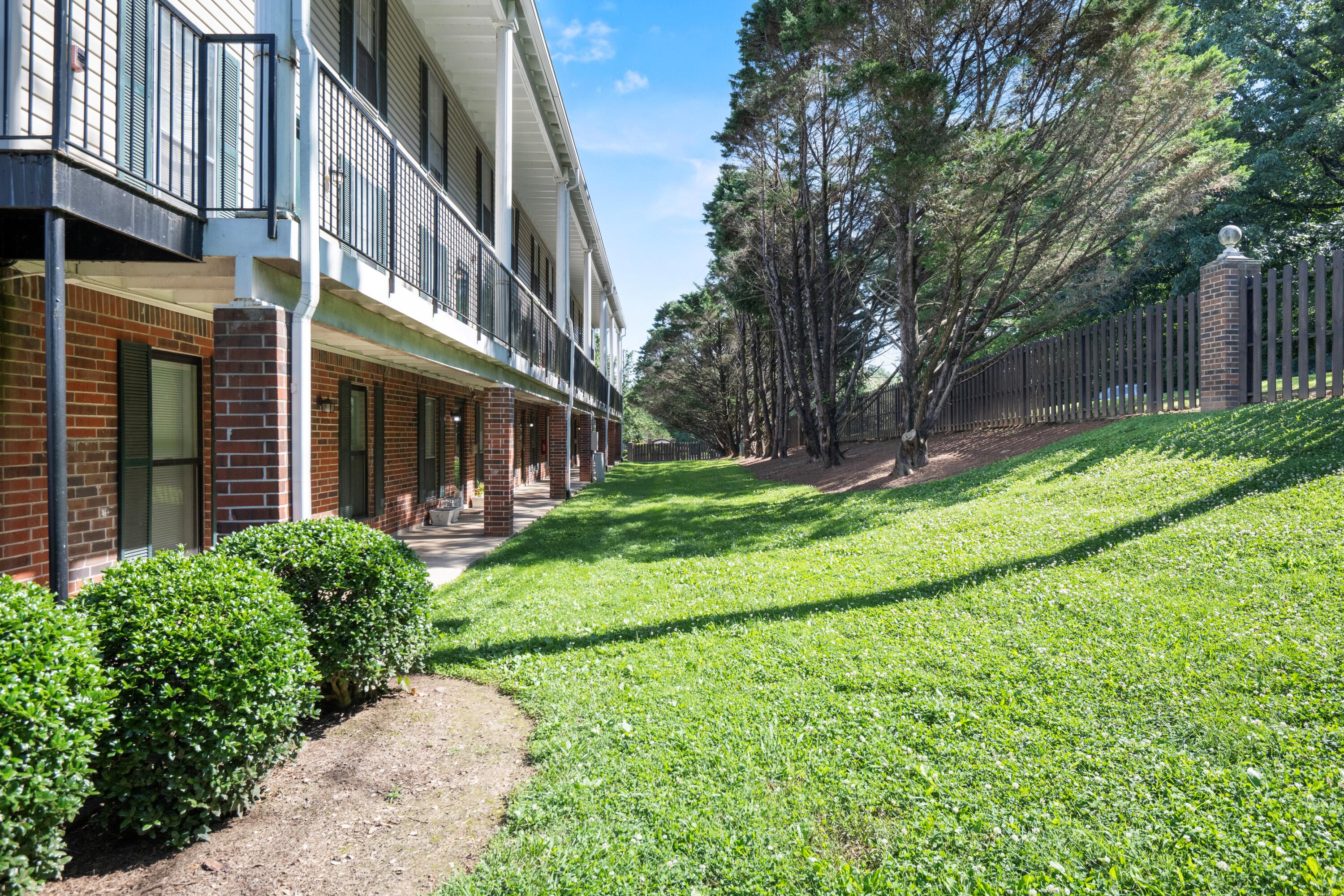 900 Mountain Creek Road, E66
