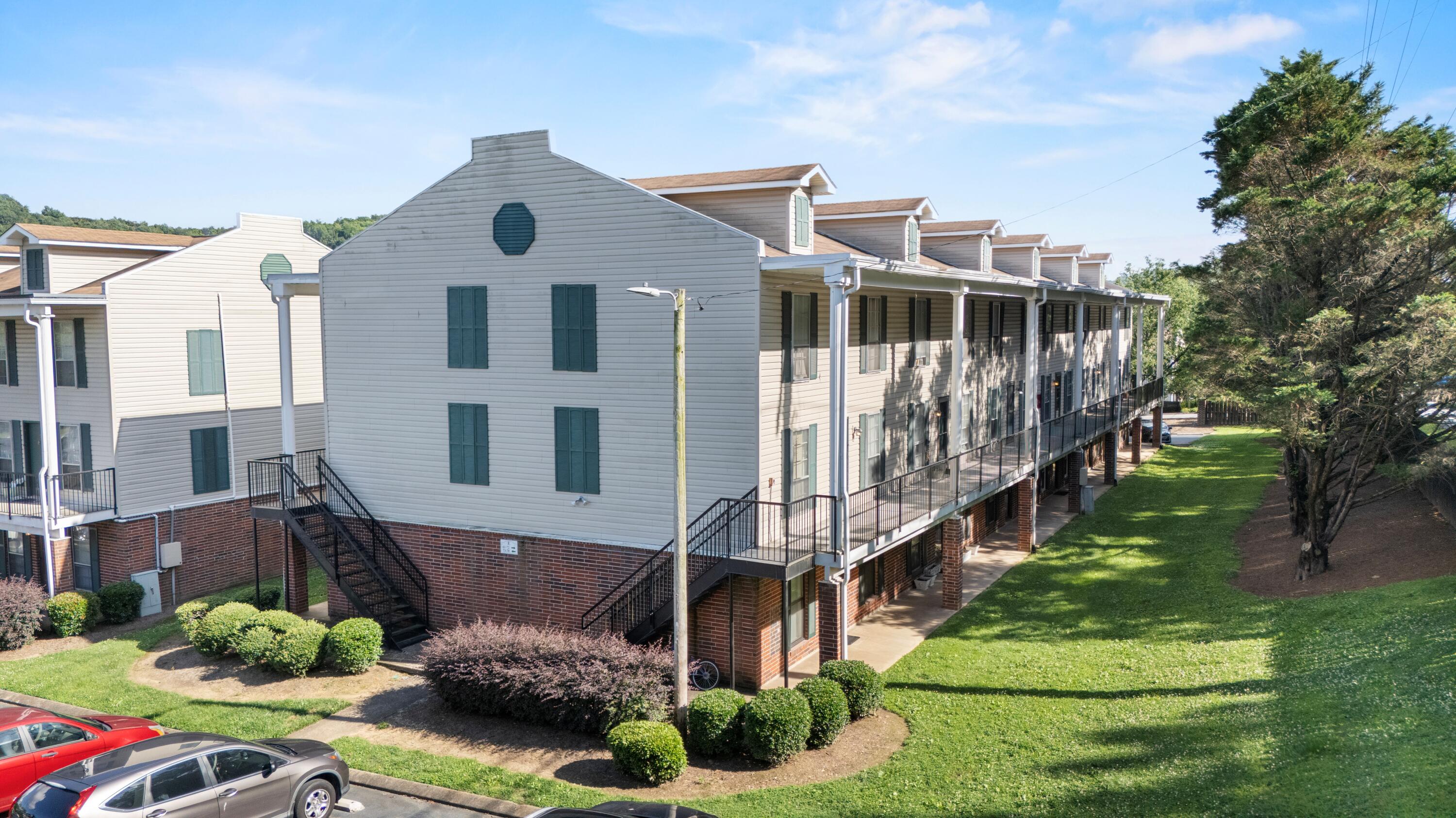 900 Mountain Creek Road, E66