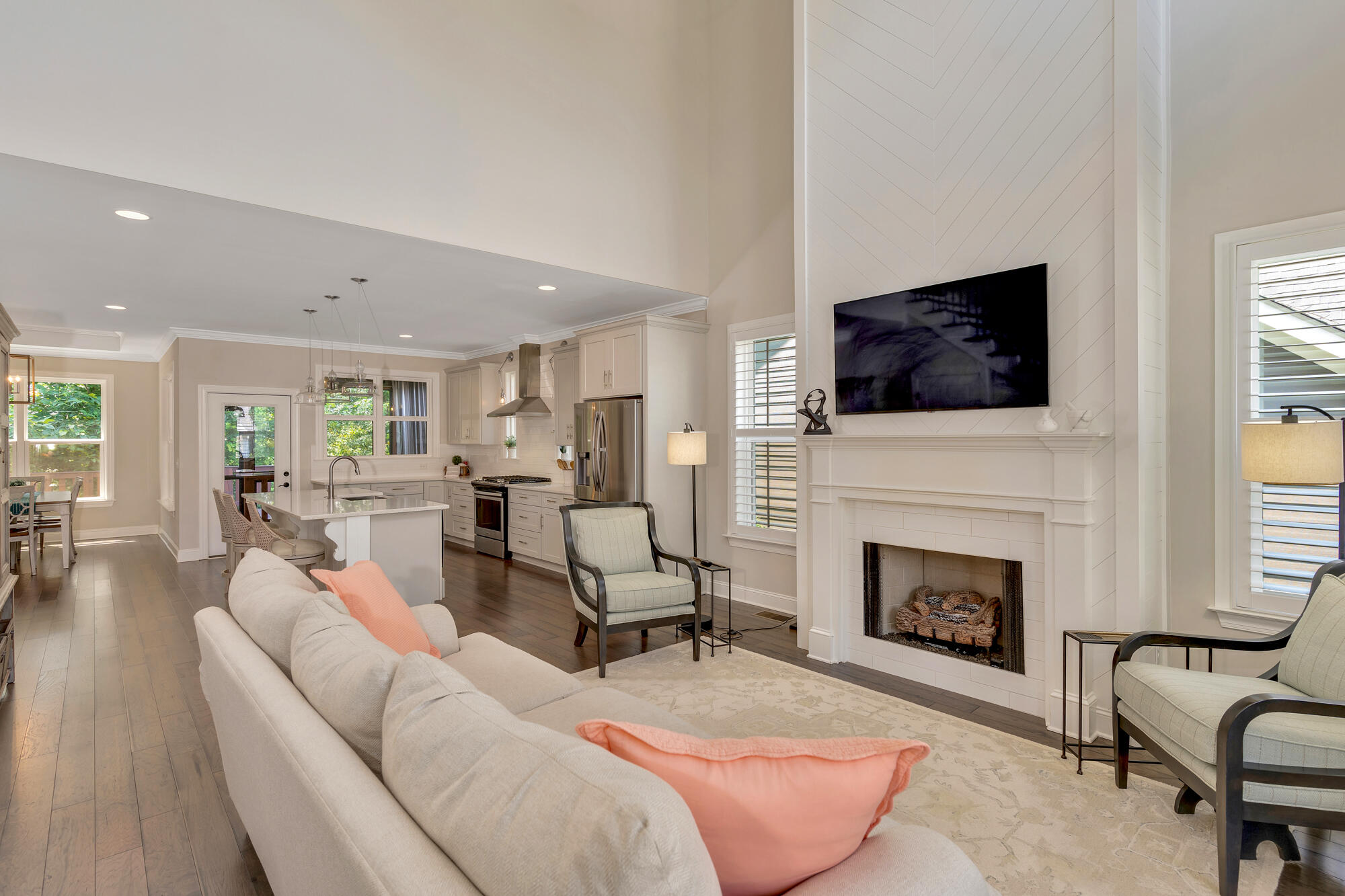 603 Alston Drive, 77