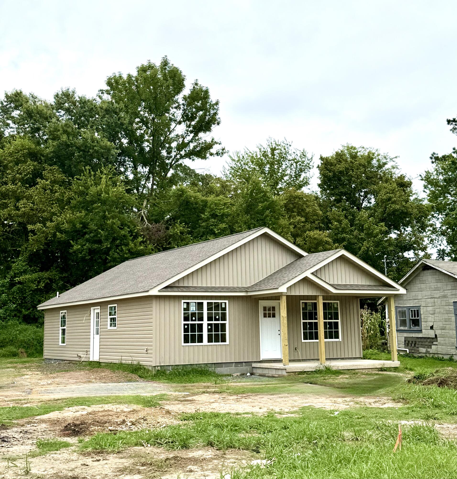 Lot 4 Avenue E